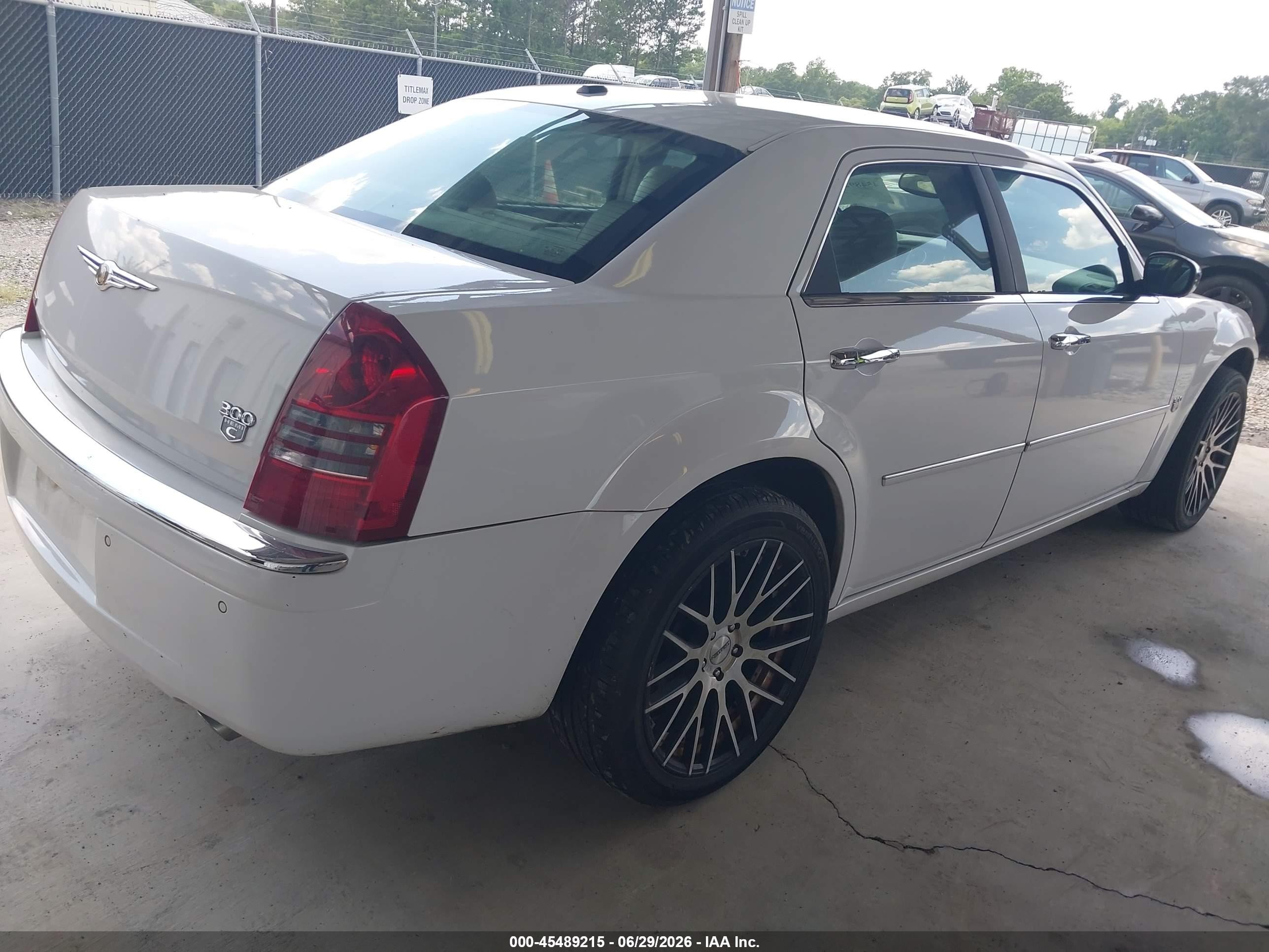 2007 Chrysler 300c   White vin: 2C3LK63H87H790430