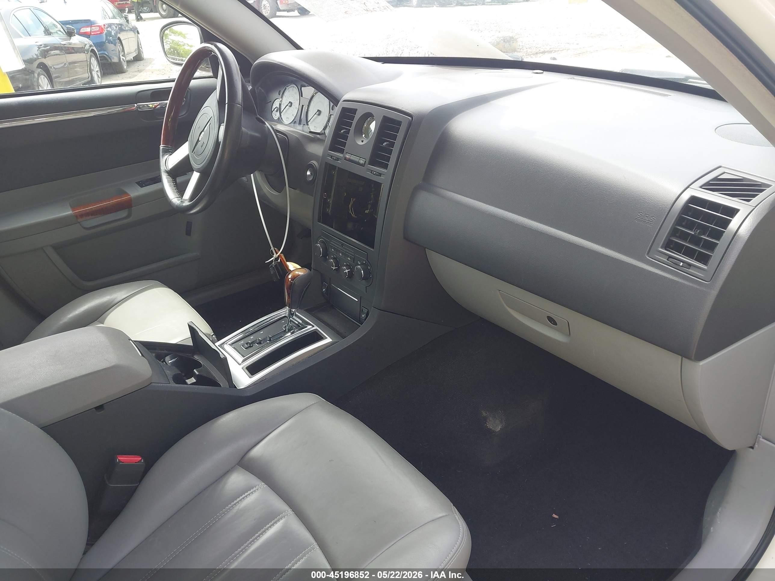 2006 Chrysler 300c   Cream vin: 2C3LK63HX6H401513