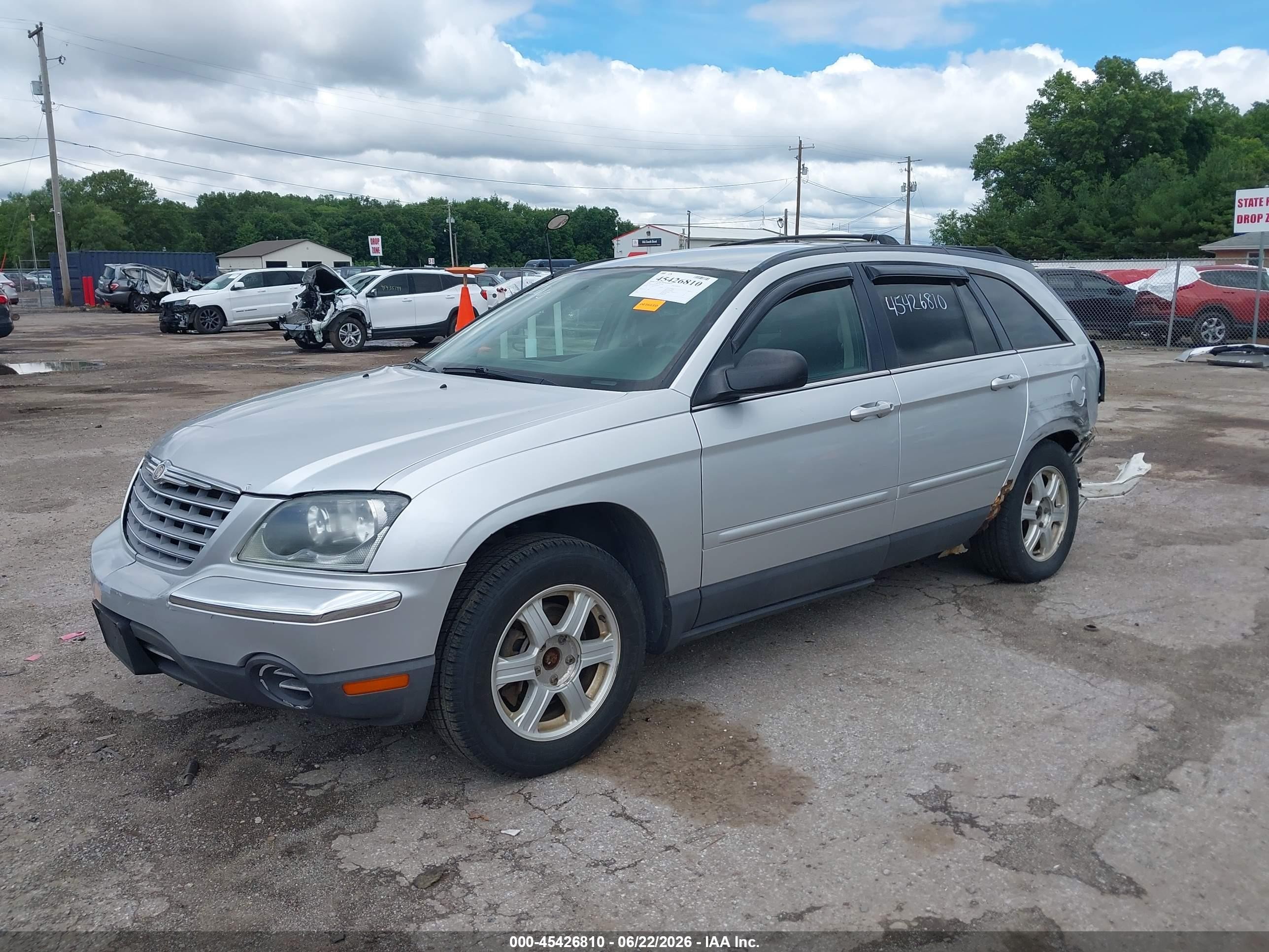 2005 Chrysler Pacifica Touring Silver vin: 2C4GF68415R495412