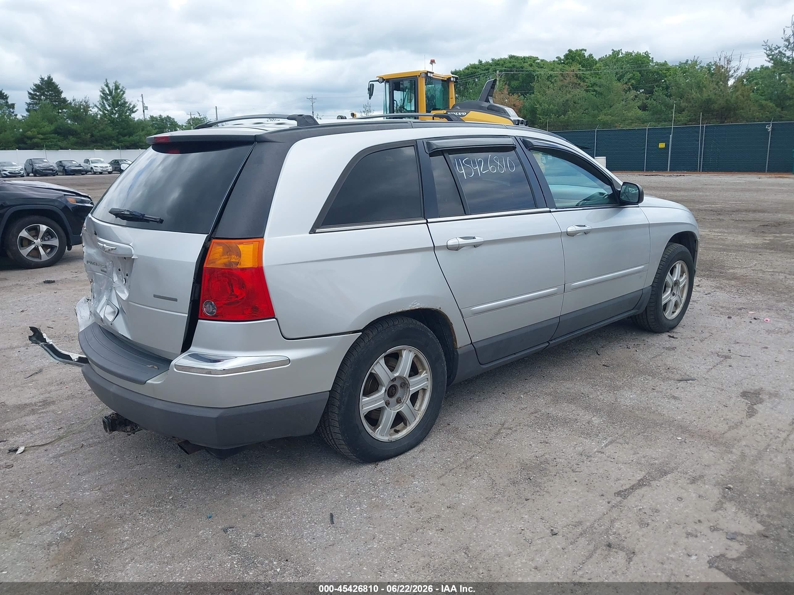 2005 Chrysler Pacifica Touring Silver vin: 2C4GF68415R495412