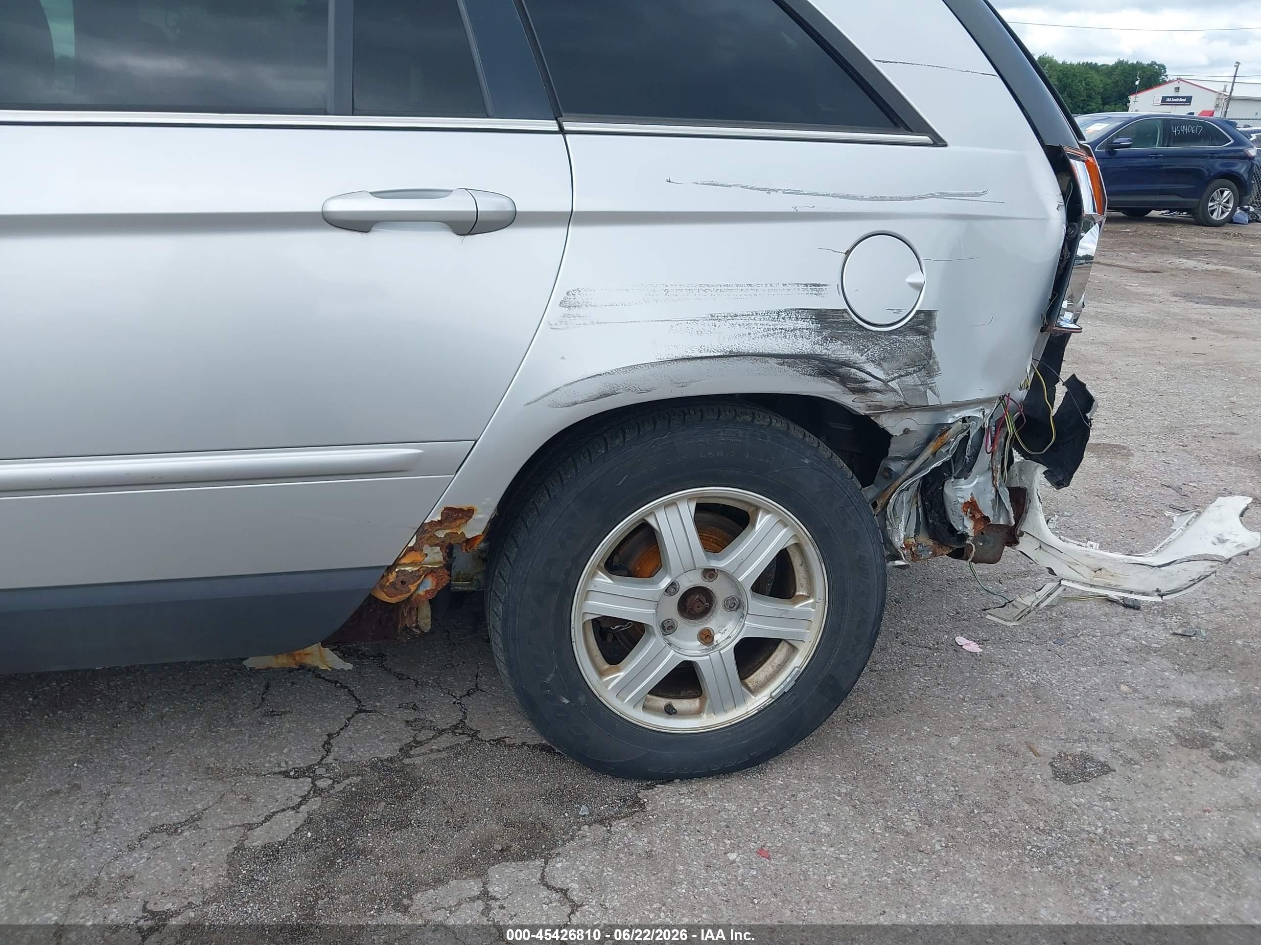 2005 Chrysler Pacifica Touring Silver vin: 2C4GF68415R495412