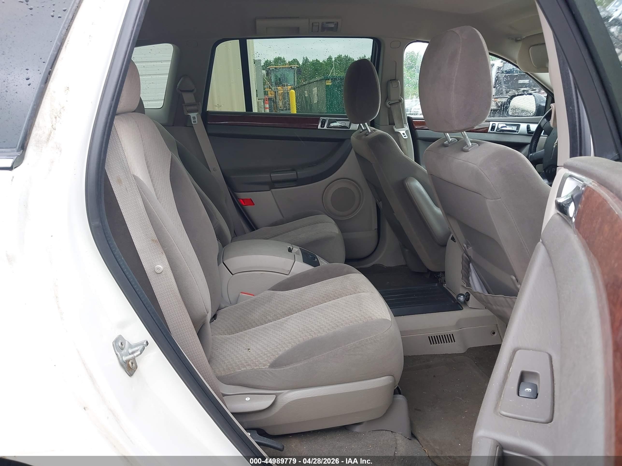 2005 Chrysler Pacifica Touring Белый vin: 2C4GM68455R503047