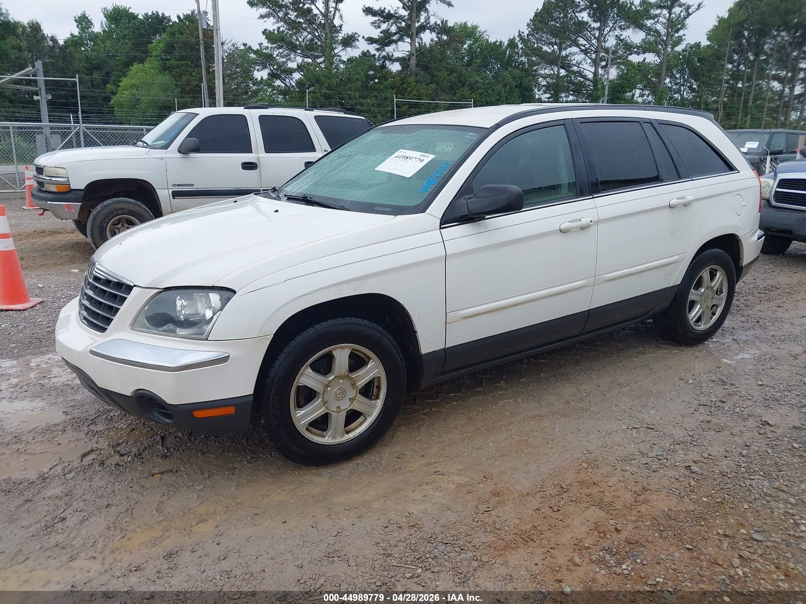 2005 Chrysler Pacifica Touring Белый vin: 2C4GM68455R503047