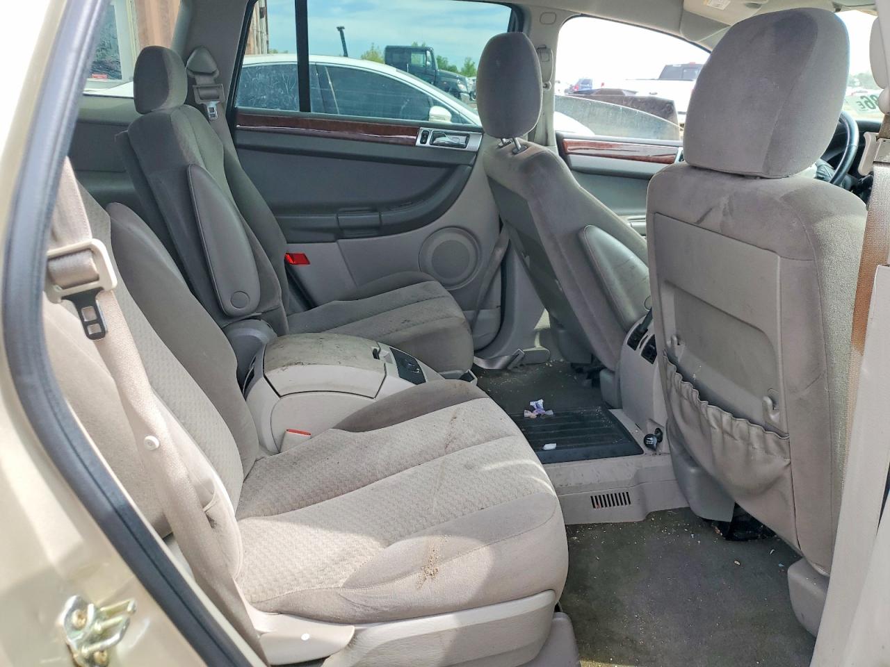 2005 Chrysler Pacifica Touring Бежевый vin: 2C4GM68475R361204