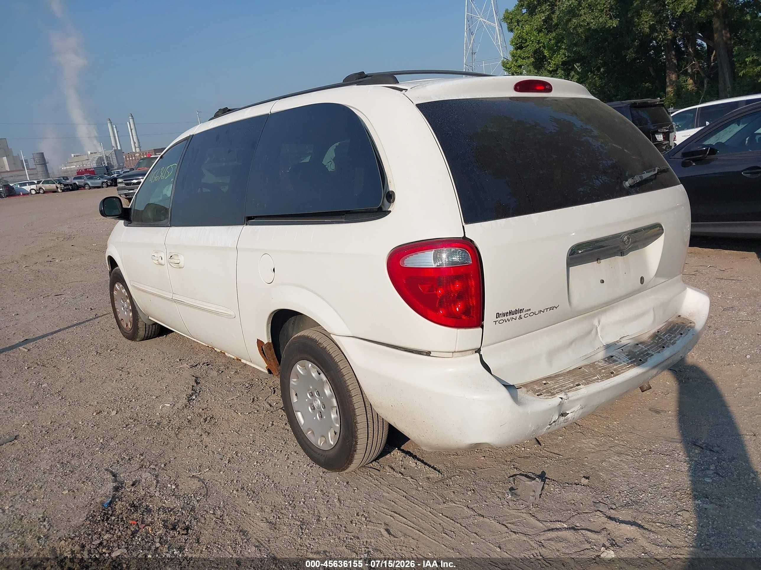 2003 Chrysler Town & Country   White vin: 2C4GP24303R243277