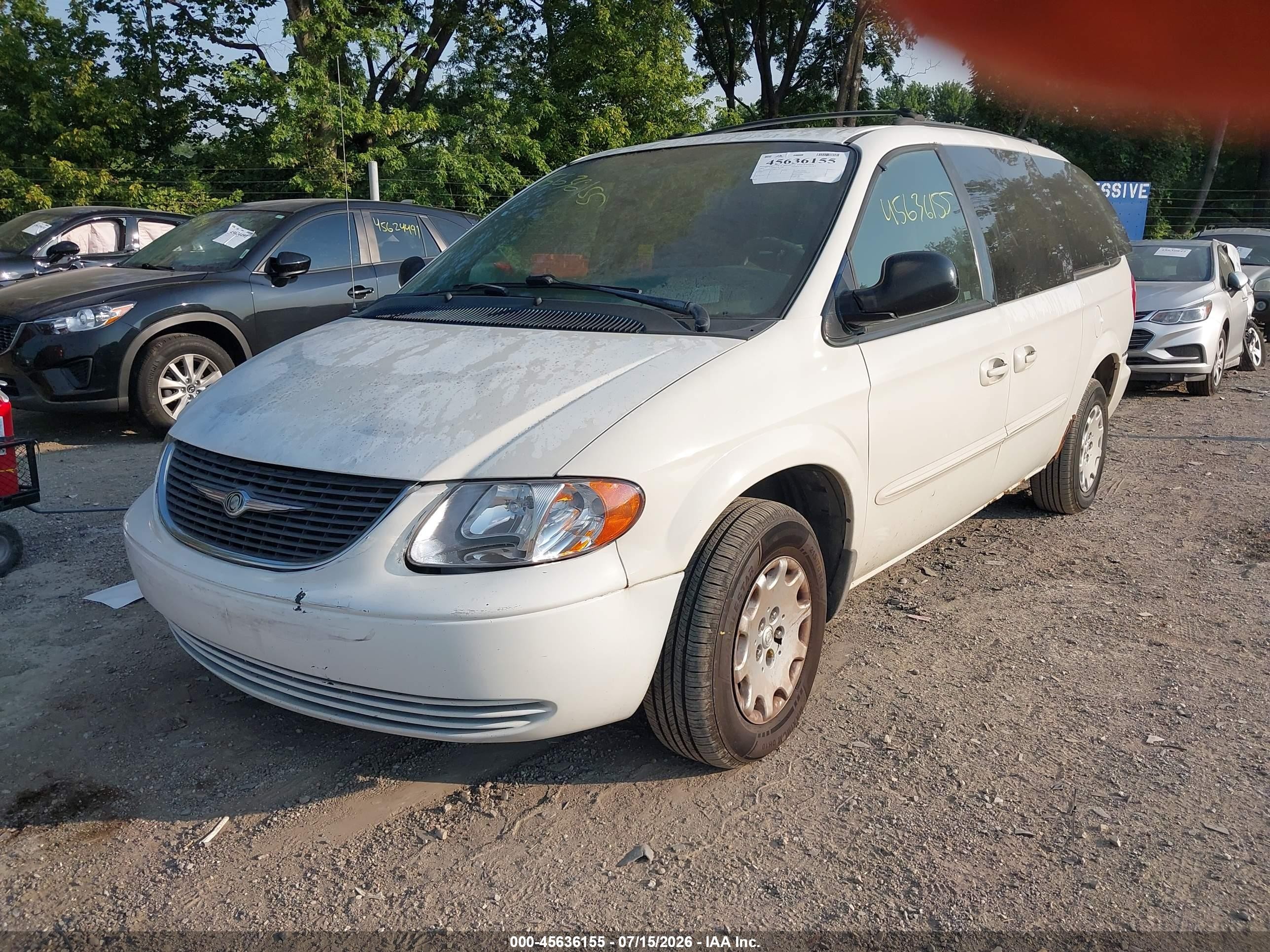 2003 Chrysler Town & Country   White vin: 2C4GP24303R243277