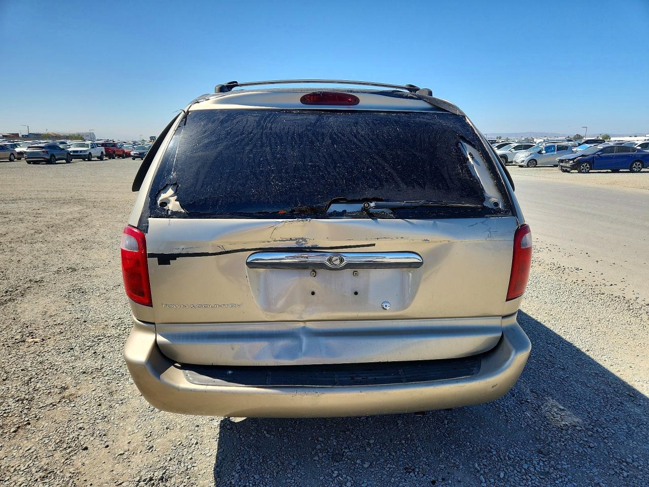 2003 Chrysler Town & Country Gold vin: 2C4GP24333R242799