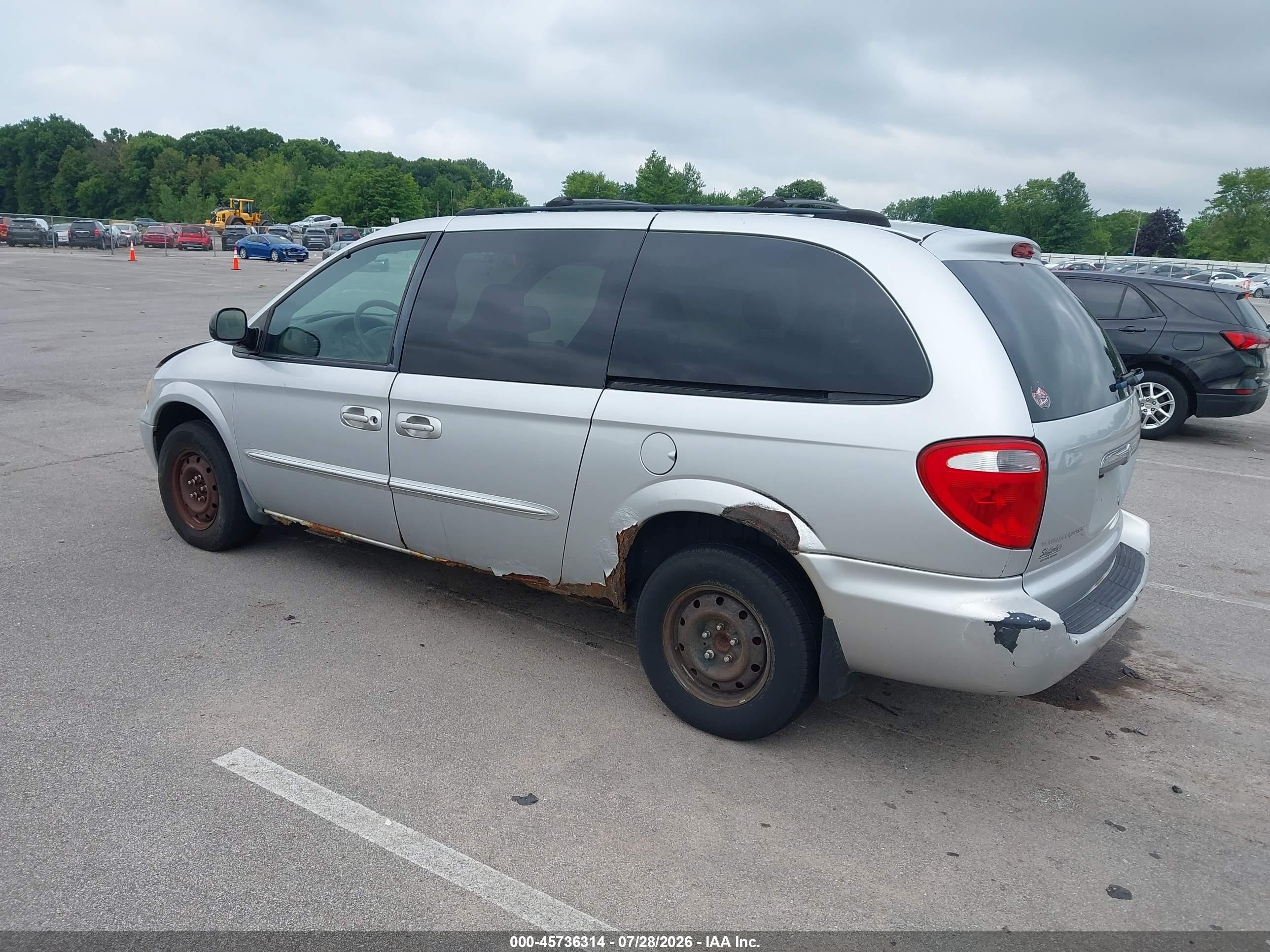 2003 Chrysler Town & Country   Silver vin: 2C4GP24363R242120