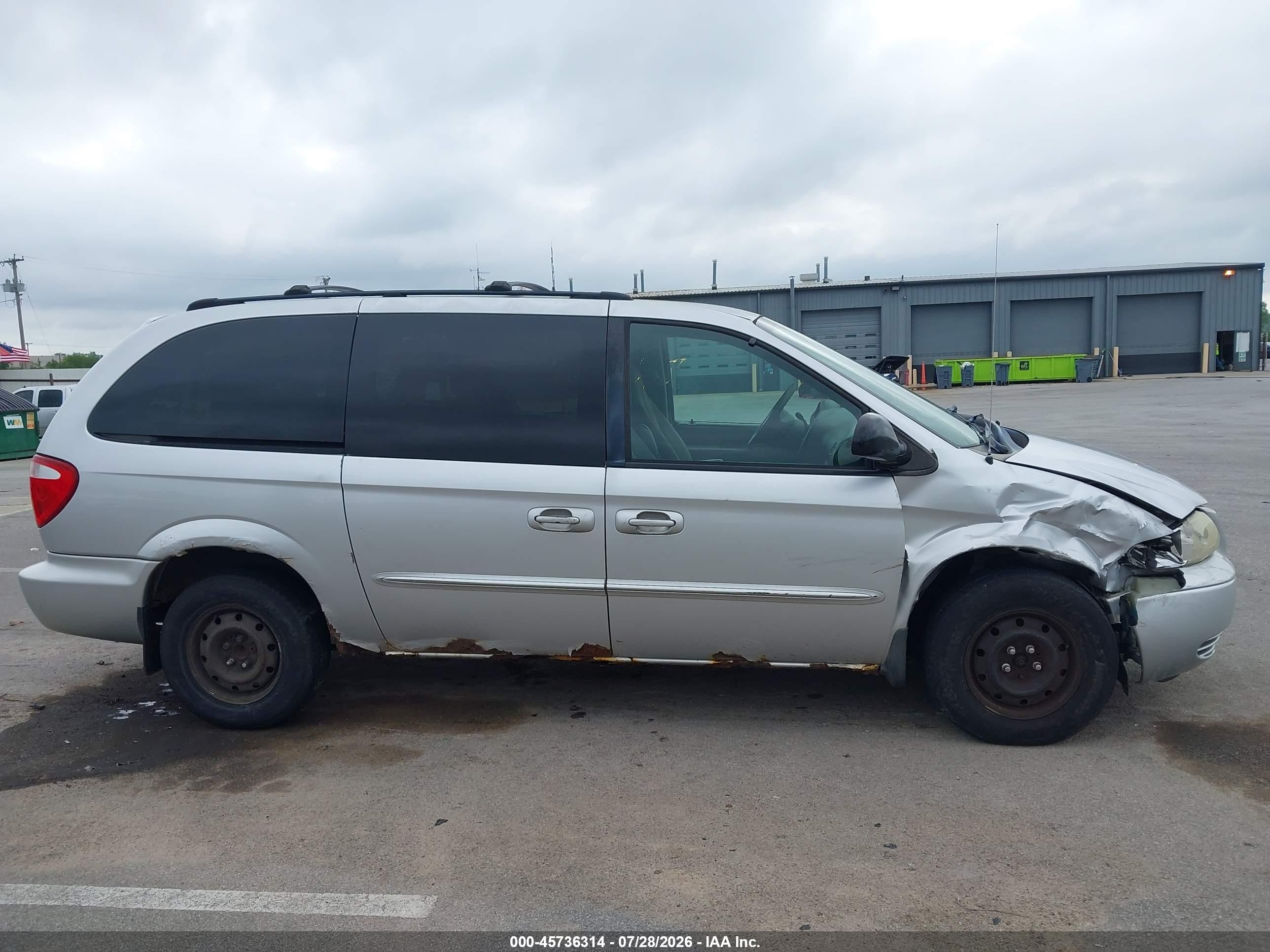 2003 Chrysler Town & Country   Silver vin: 2C4GP24363R242120