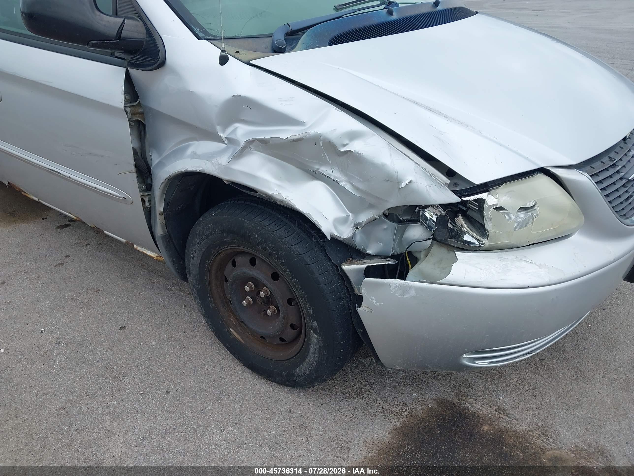 2003 Chrysler Town & Country   Silver vin: 2C4GP24363R242120