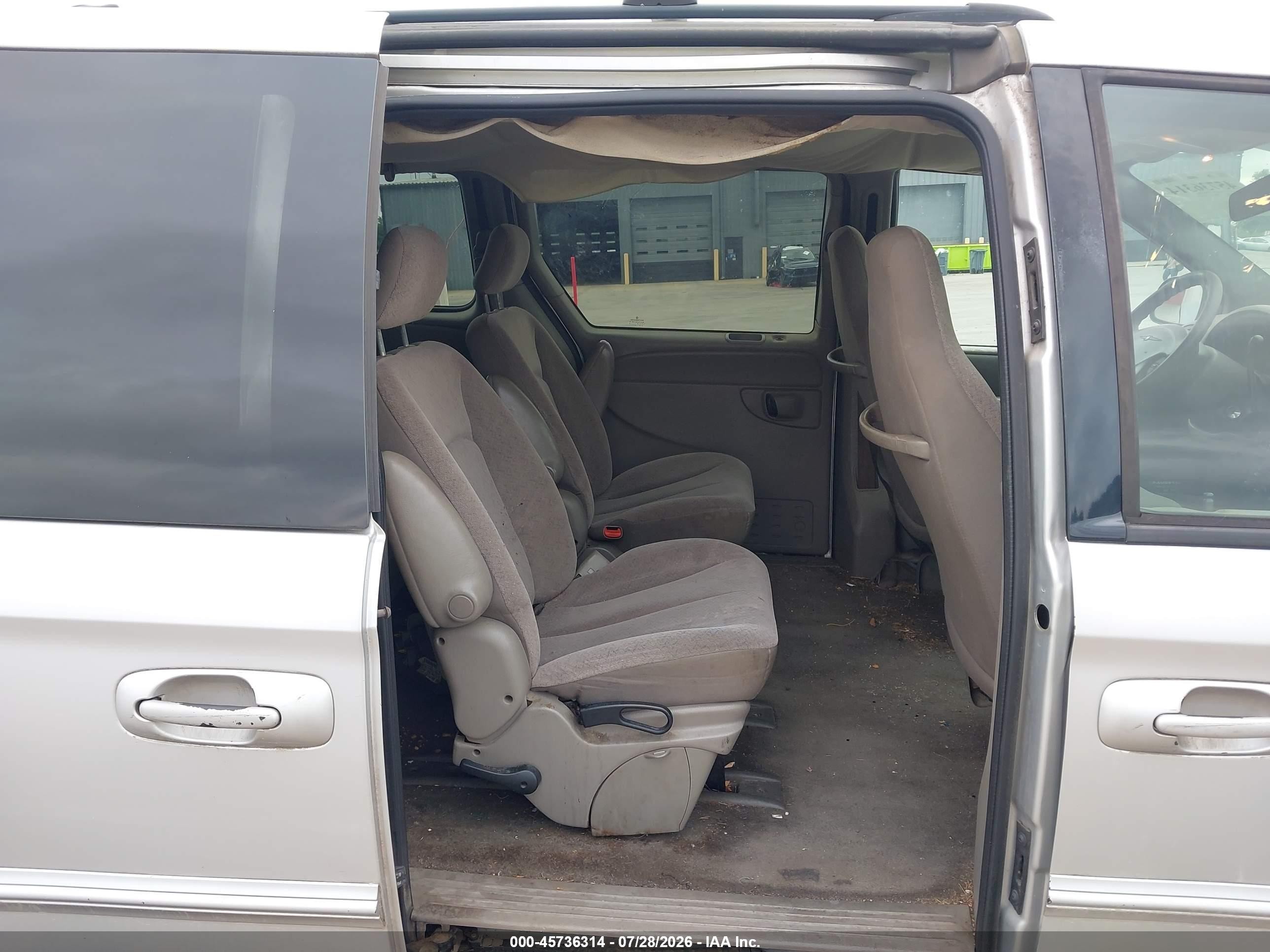 2003 Chrysler Town & Country   Silver vin: 2C4GP24363R242120