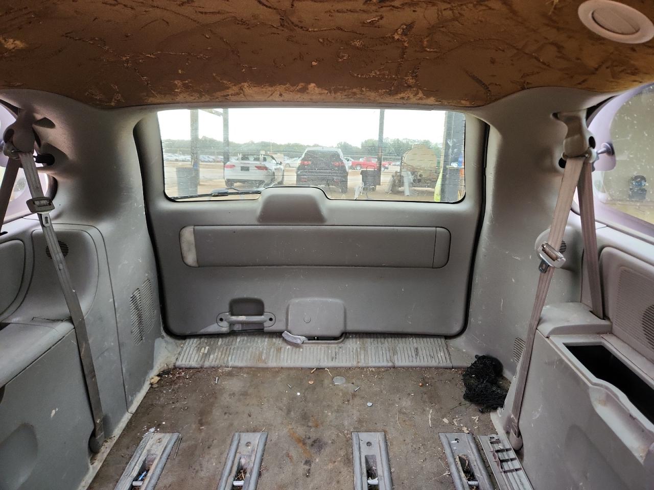 2003 Chrysler Town & Country Серебряный vin: 2C4GP243X3R241813