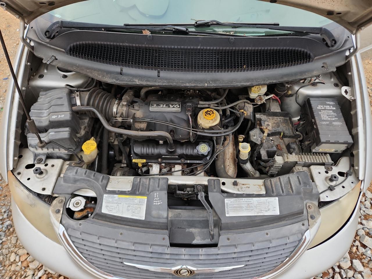 2003 Chrysler Town & Country Серебряный vin: 2C4GP243X3R241813
