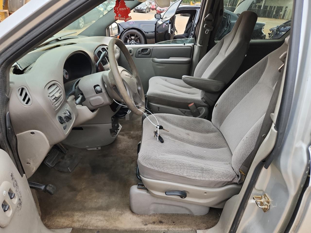 2003 Chrysler Town & Country Серебряный vin: 2C4GP243X3R241813