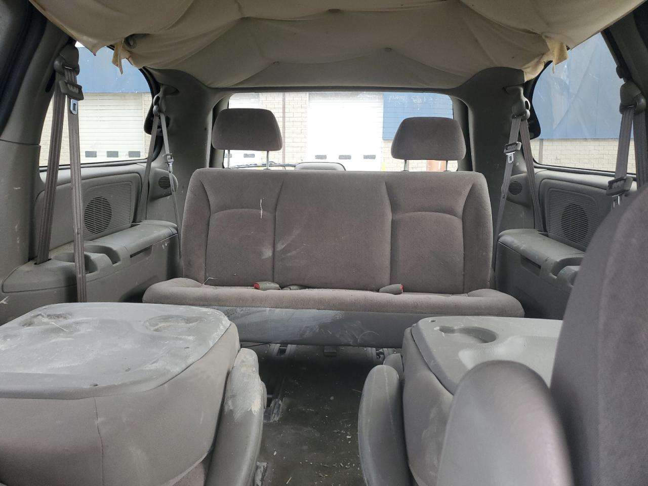 2003 Chrysler Town & Country Silver vin: 2C4GP24R13R269777