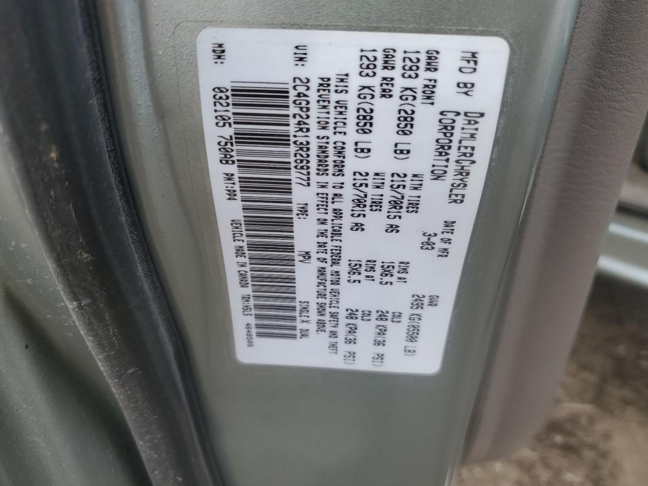 2003 Chrysler Town & Country Silver vin: 2C4GP24R13R269777