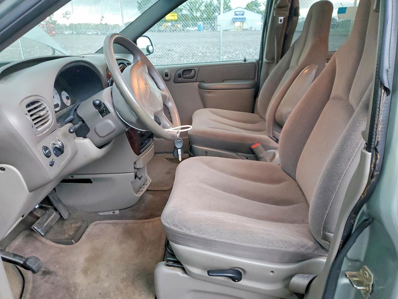 2003 Chrysler Town & Country Silver vin: 2C4GP24R13R295358