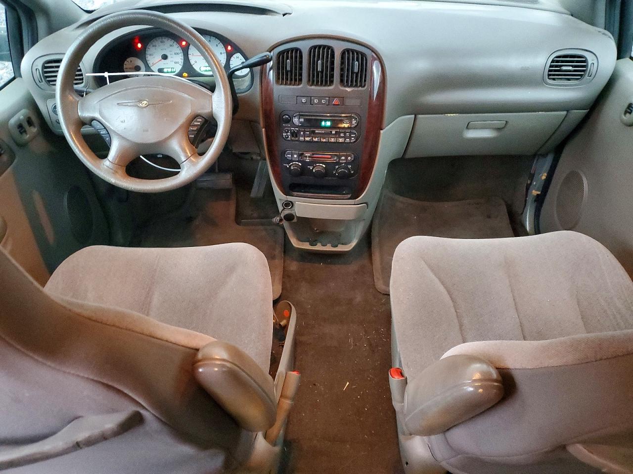 2003 Chrysler Town & Country Silver vin: 2C4GP24R13R295358