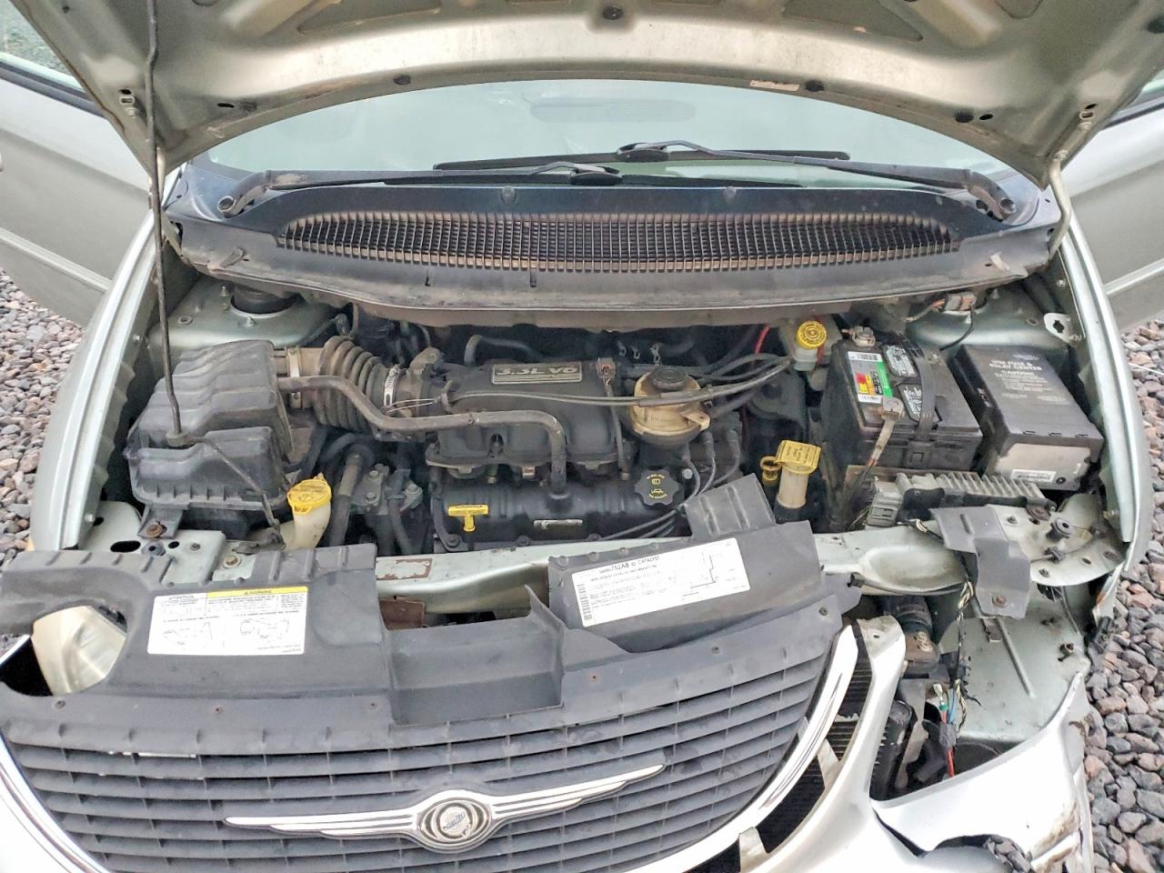 2003 Chrysler Town & Country Silver vin: 2C4GP24R13R295358