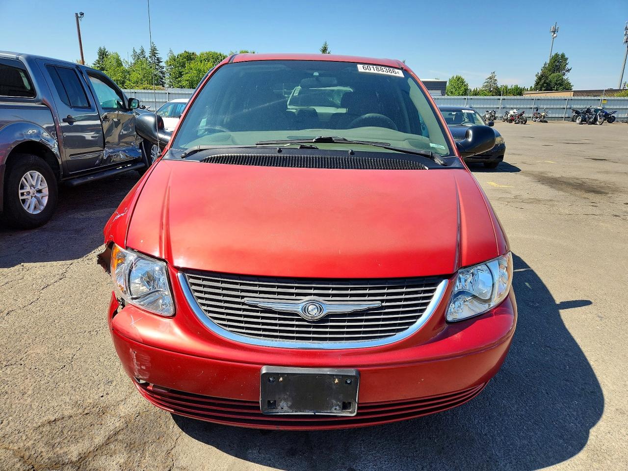 2003 Chrysler Town & Country Red vin: 2C4GP24R63R254644