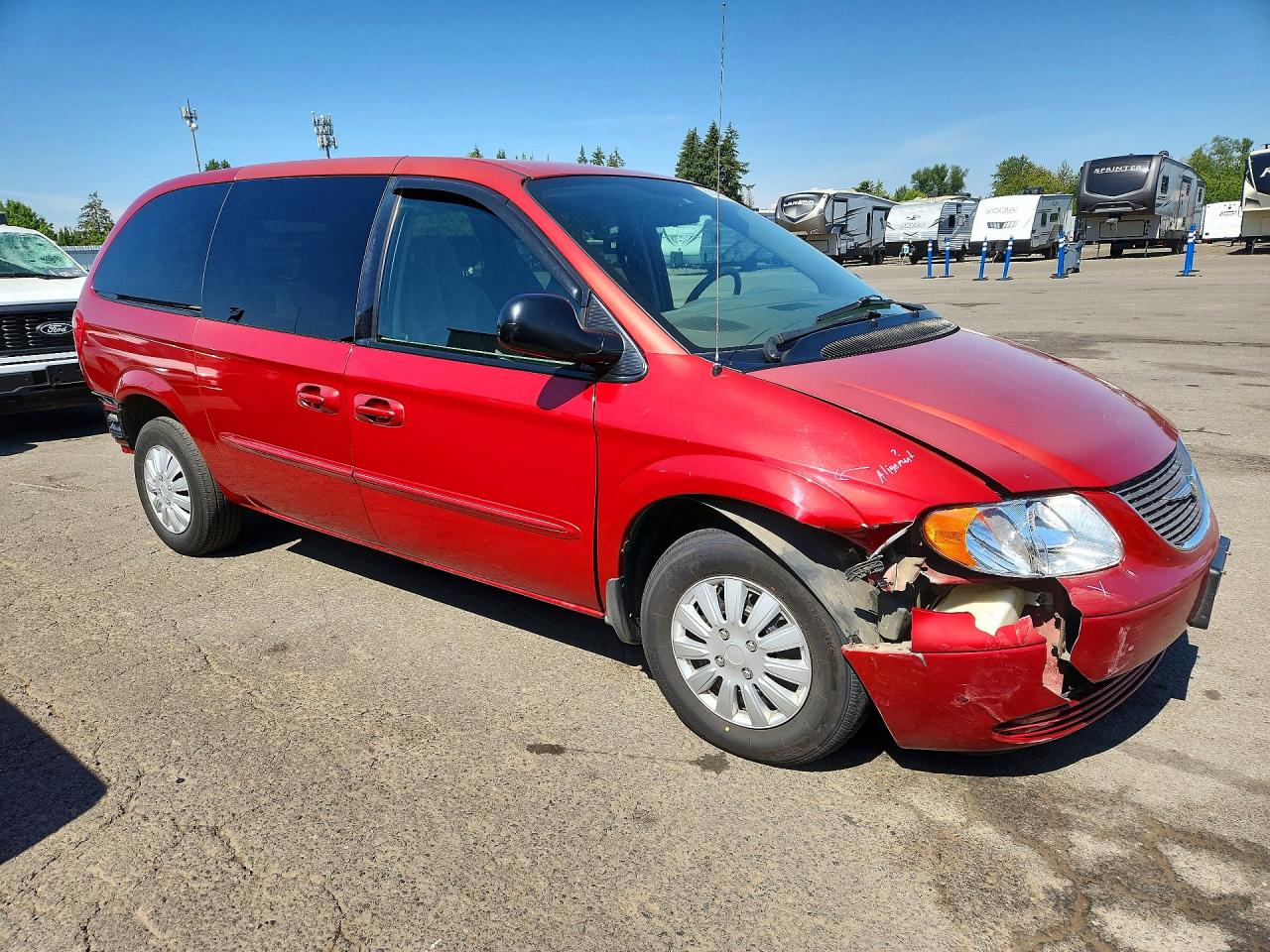 2003 Chrysler Town & Country Red vin: 2C4GP24R63R254644