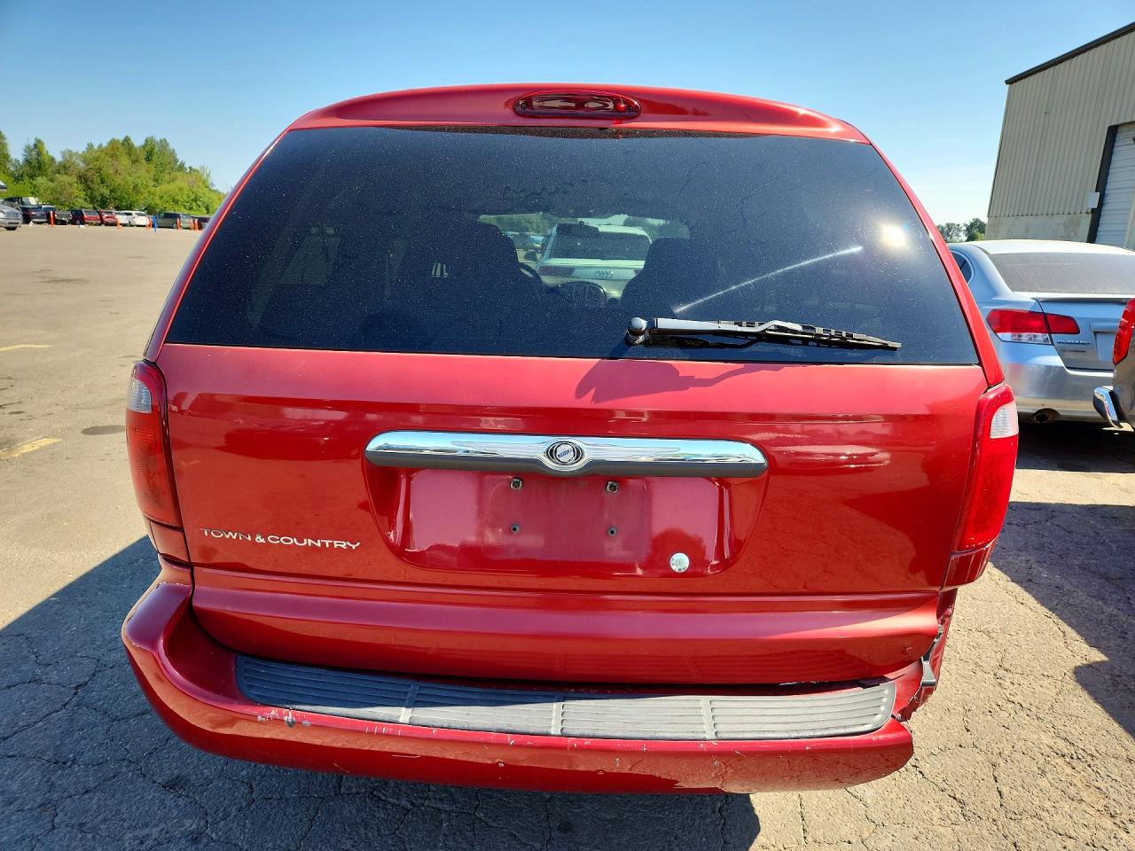2003 Chrysler Town & Country Red vin: 2C4GP24R63R254644