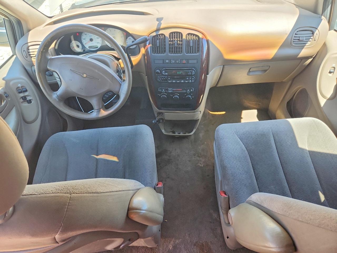 2001 Chrysler Town & Country Lx Tan vin: 2C4GP44301R253039