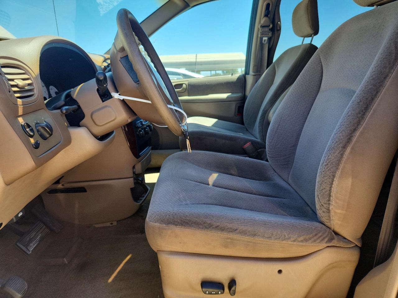 2001 Chrysler Town & Country Lx Tan vin: 2C4GP44301R253039