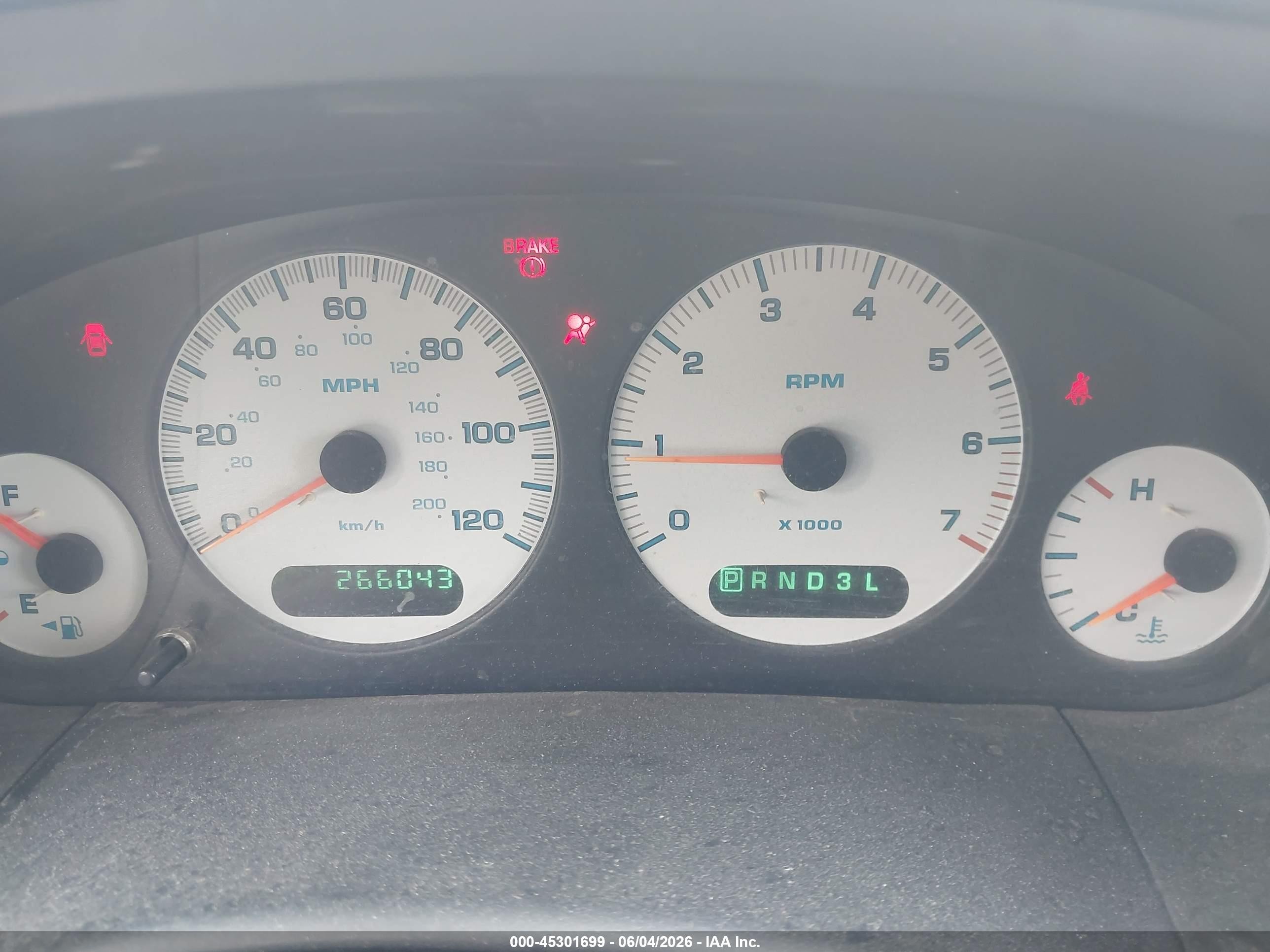 2002 Chrysler Town & Country Lx Silver vin: 2C4GP44302R637310