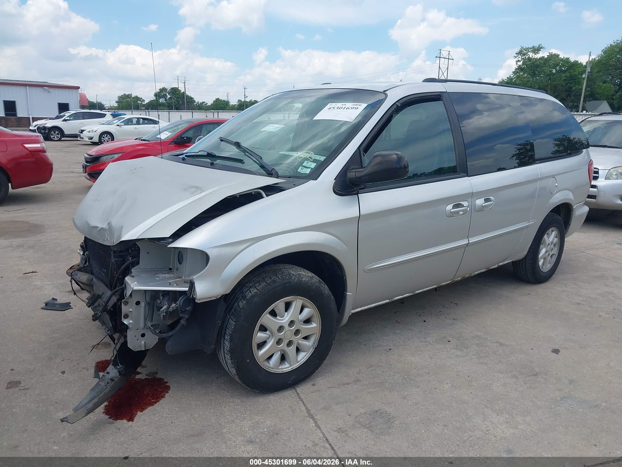 2002 Chrysler Town & Country Lx Silver vin: 2C4GP44302R637310