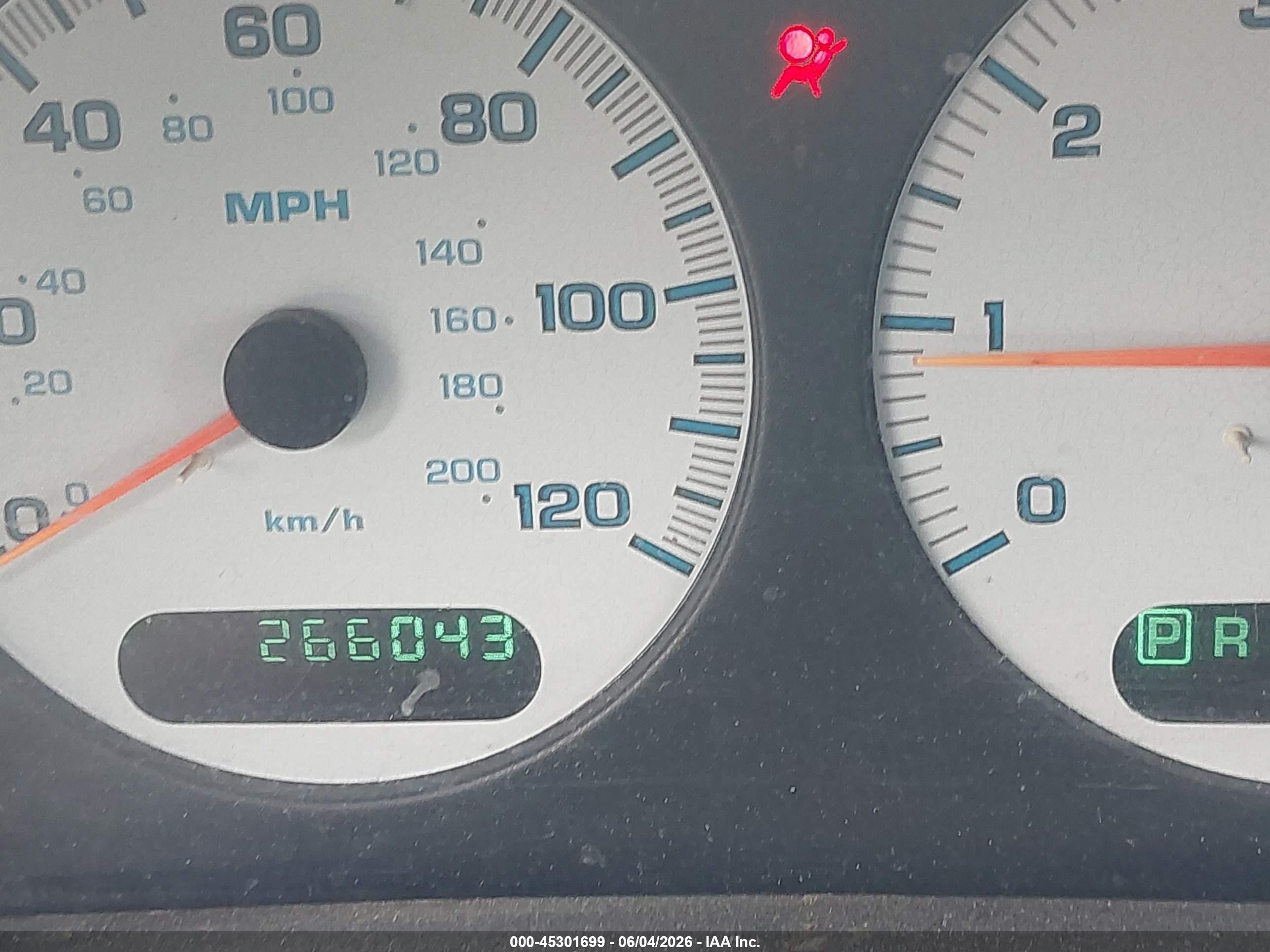 2002 Chrysler Town & Country Lx Silver vin: 2C4GP44302R637310