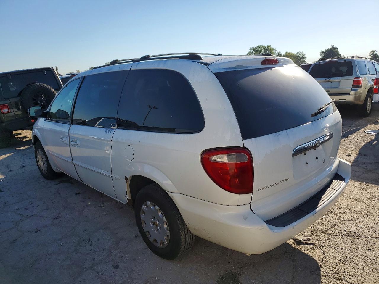 2002 Chrysler Town & Country Lx White vin: 2C4GP44312R624310
