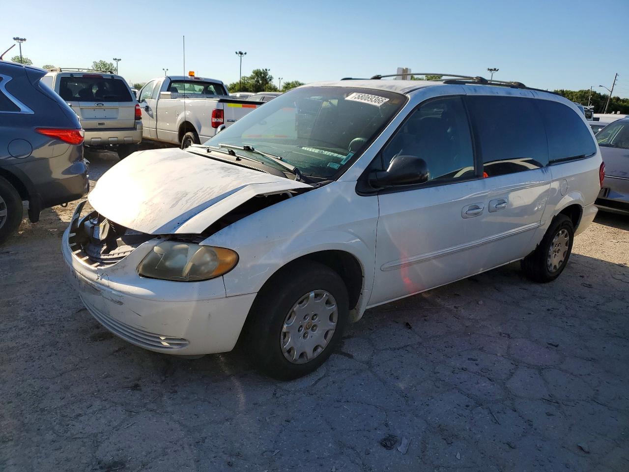 2002 Chrysler Town & Country Lx White vin: 2C4GP44312R624310