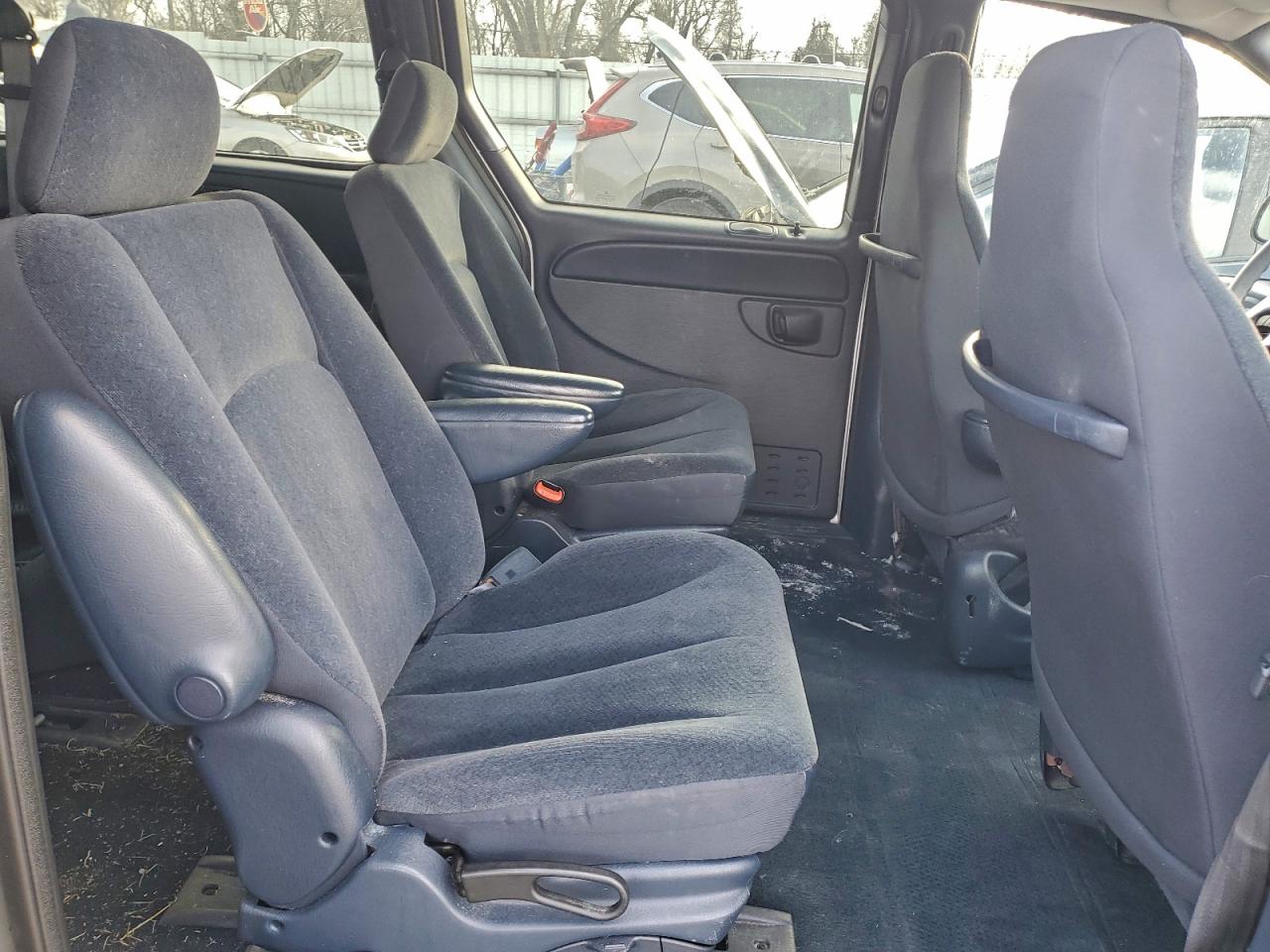 2003 Chrysler Town & Country Lx Silver vin: 2C4GP44313R259760