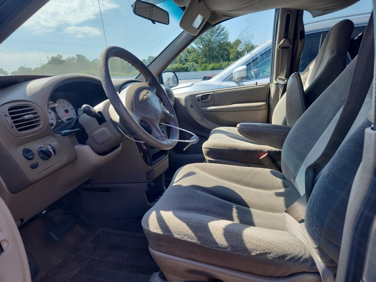 2003 Chrysler Town & Country Lx Silver vin: 2C4GP44323R134847