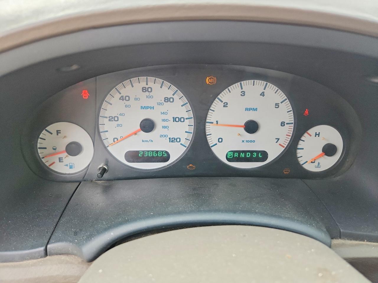 2003 Chrysler Town & Country Lx Silver vin: 2C4GP44323R264563