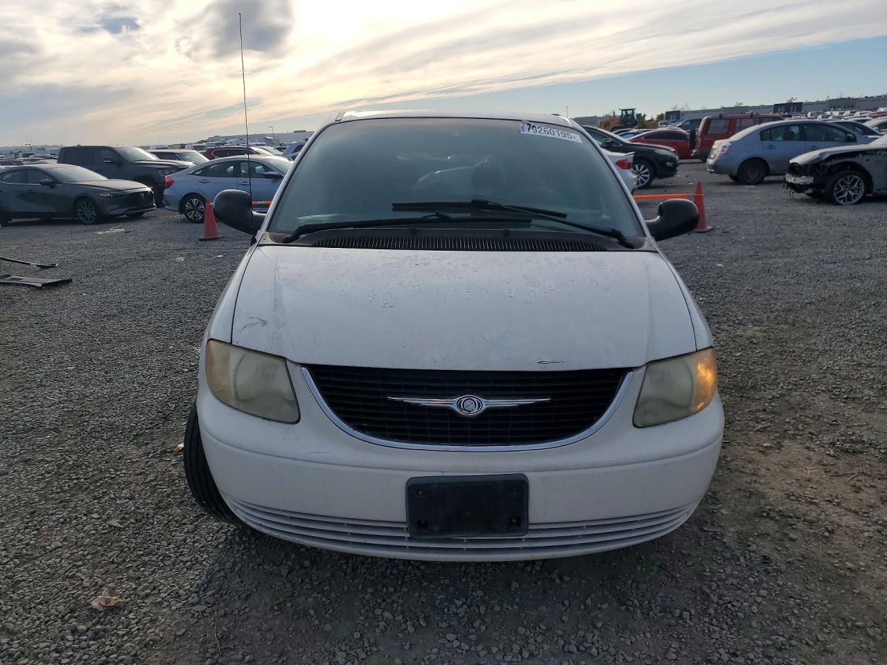 2001 Chrysler Town & Country Lx White vin: 2C4GP44331R204210