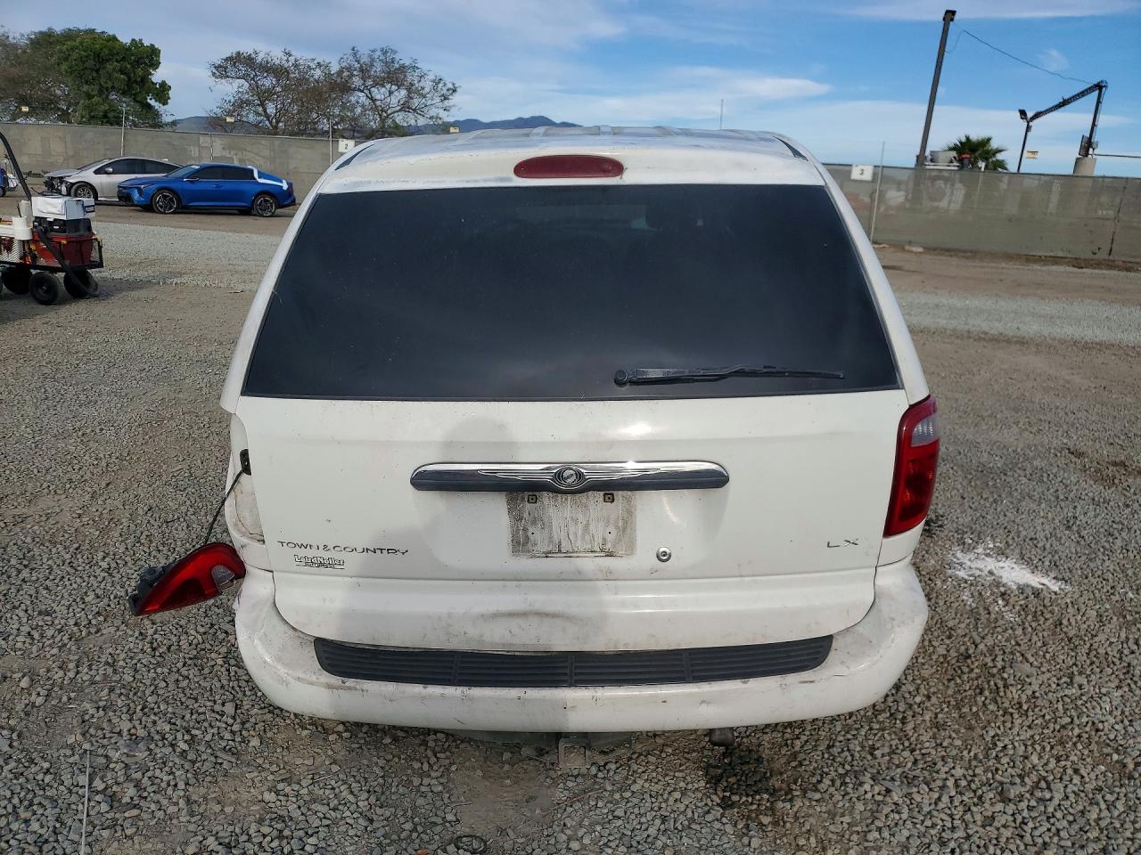 2001 Chrysler Town & Country Lx White vin: 2C4GP44331R204210