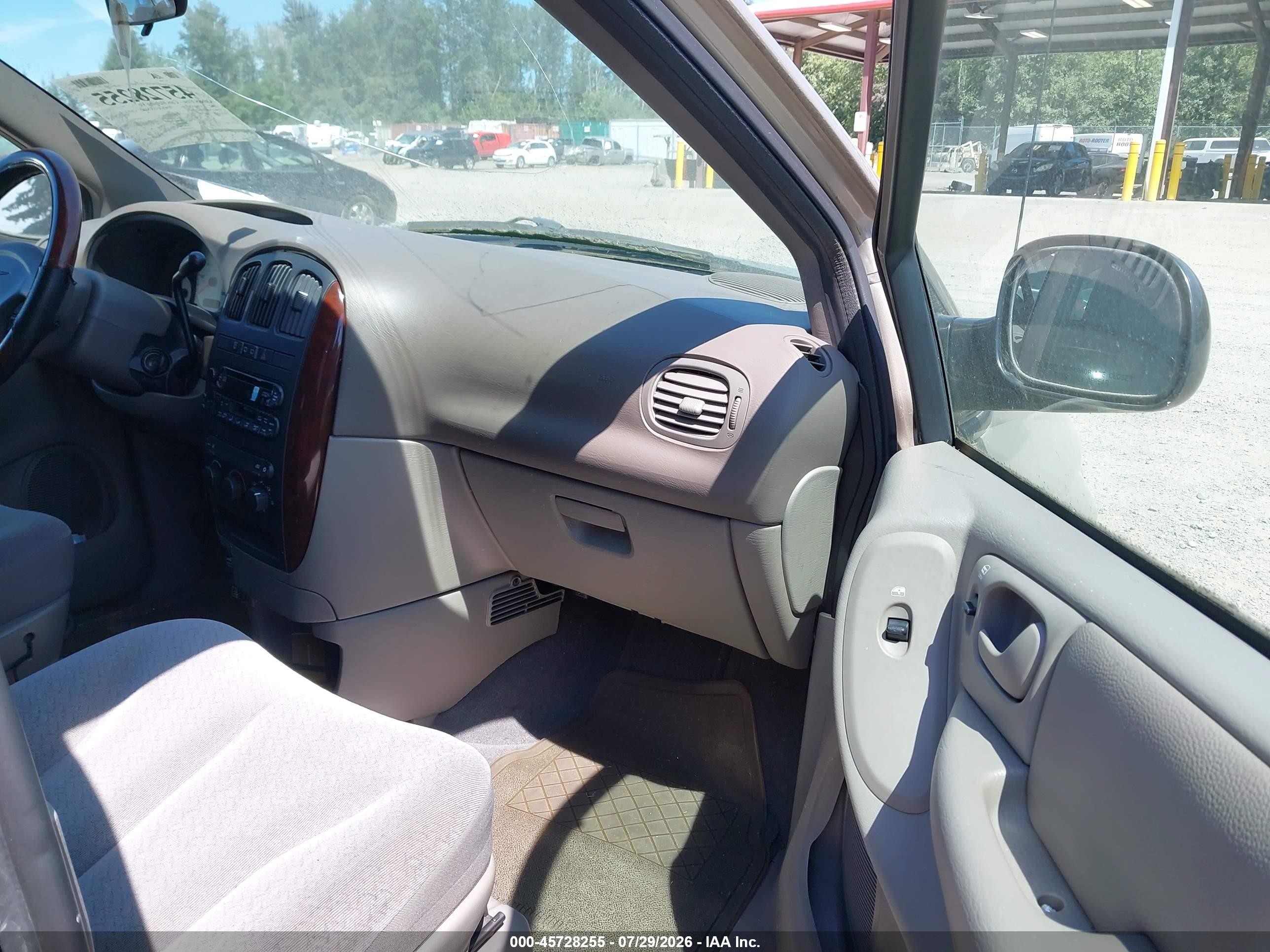 2002 Chrysler Town & Country Lx Gold vin: 2C4GP44332R729253