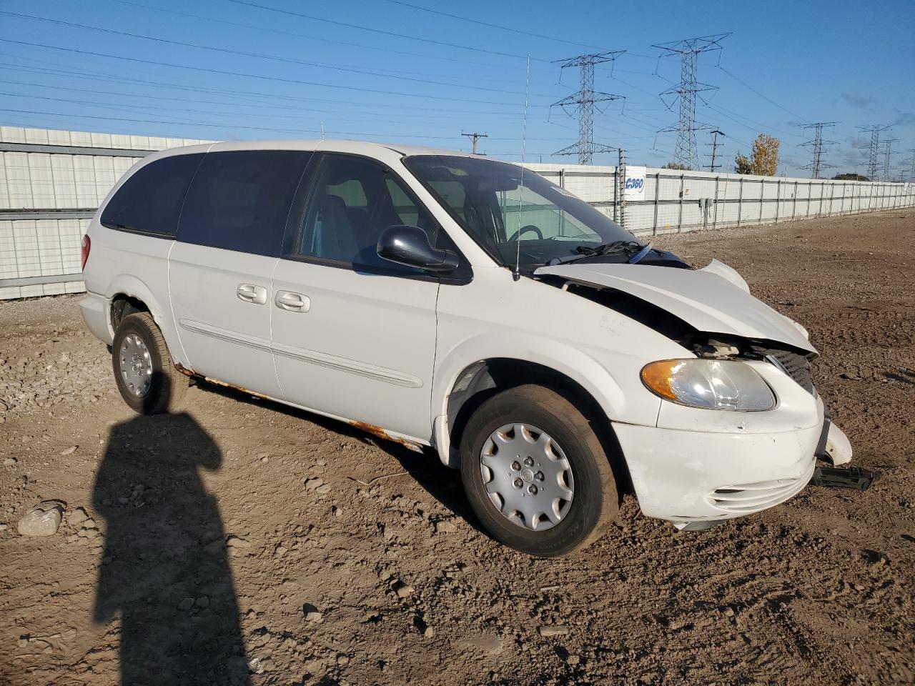 2003 Chrysler Town & Country Lx White vin: 2C4GP44333R153035