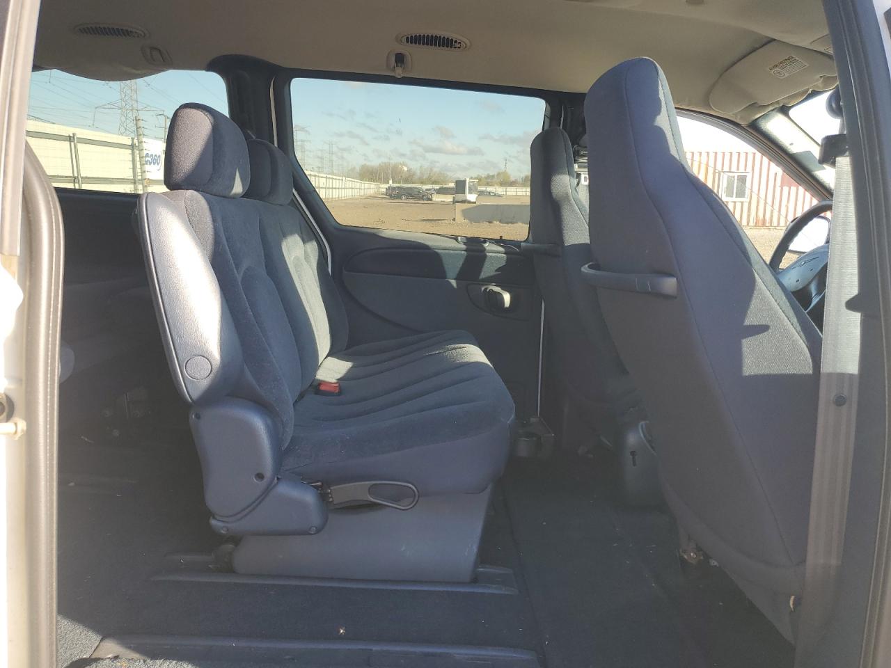 2003 Chrysler Town & Country Lx White vin: 2C4GP44333R153035