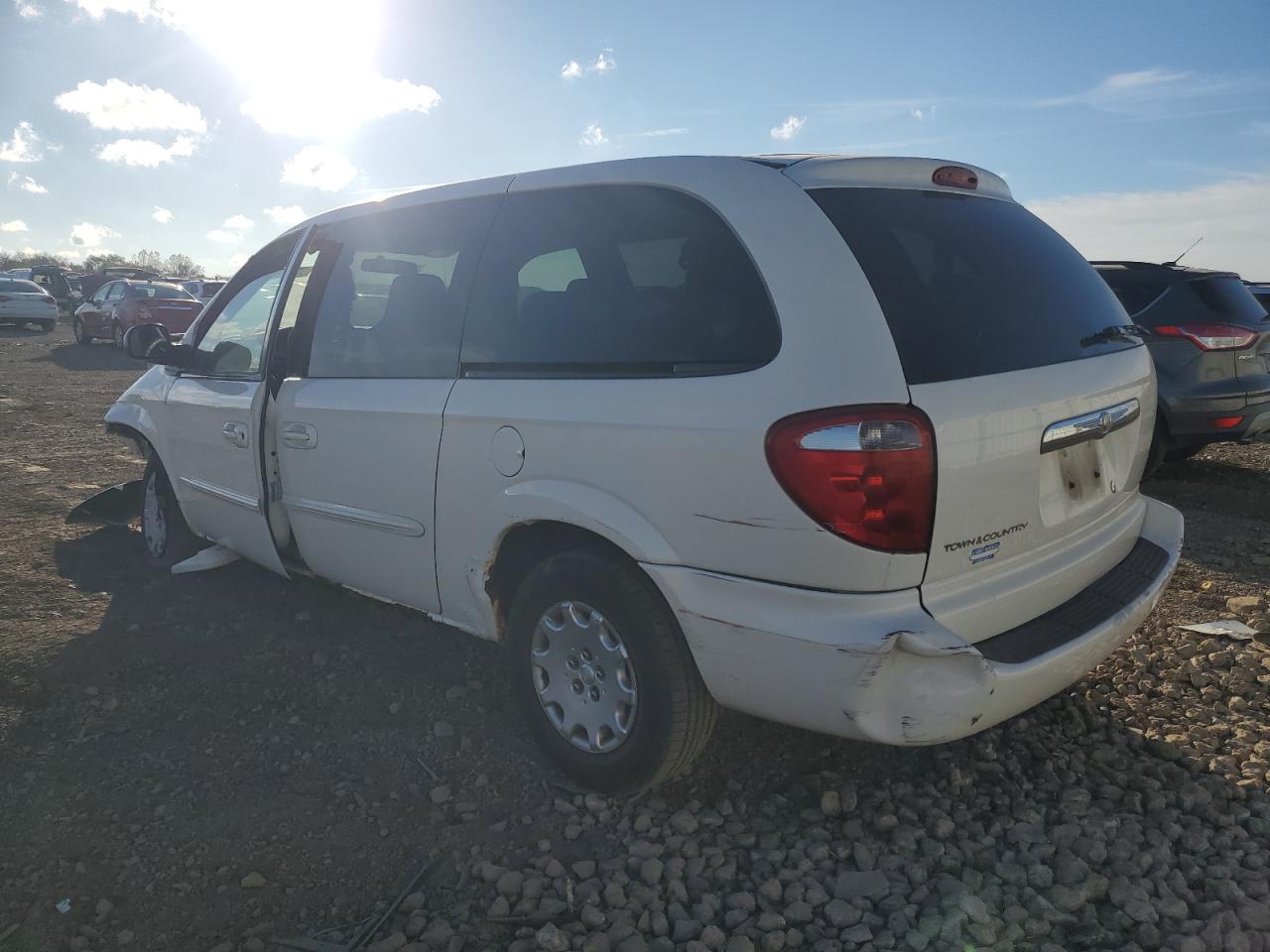 2003 Chrysler Town & Country Lx White vin: 2C4GP44333R153035
