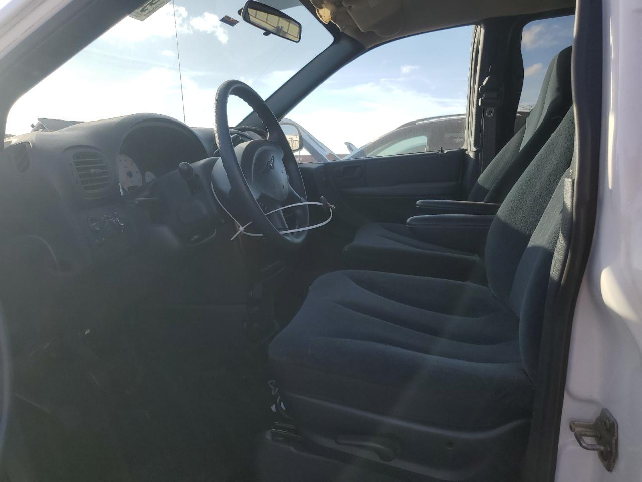 2003 Chrysler Town & Country Lx White vin: 2C4GP44333R153035