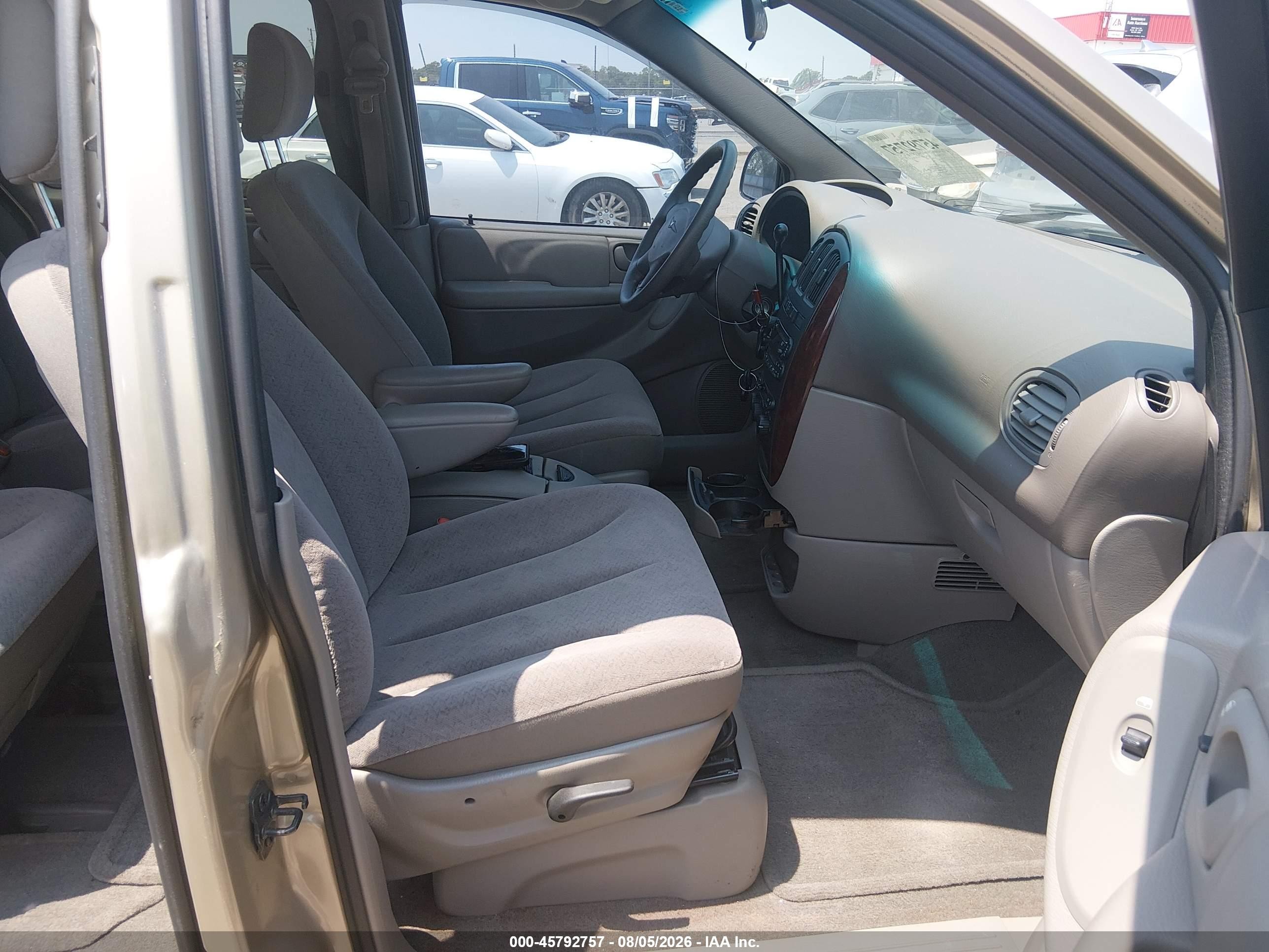 2002 Chrysler Town & Country Lx Gold vin: 2C4GP44342R504758