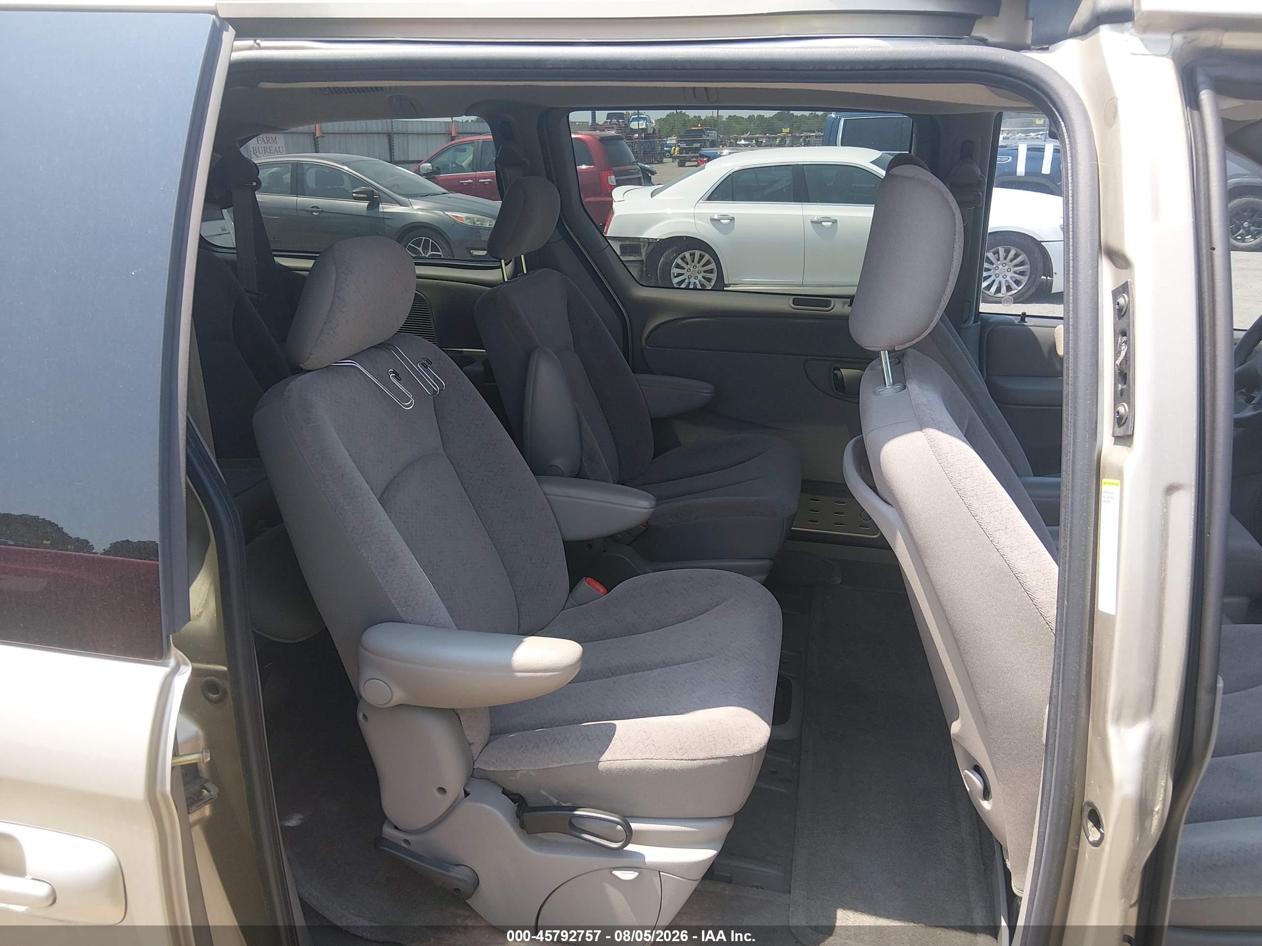 2002 Chrysler Town & Country Lx Gold vin: 2C4GP44342R504758