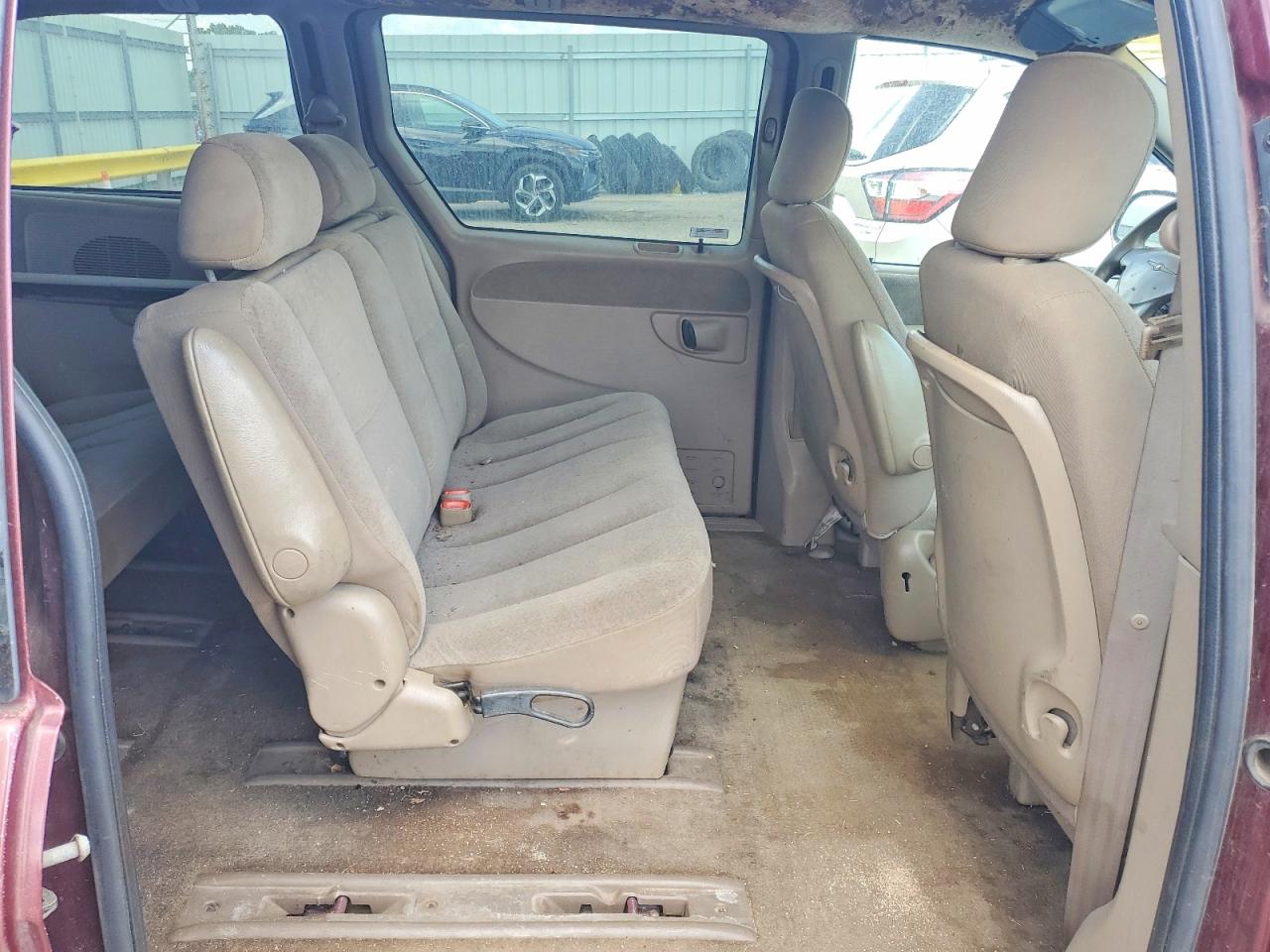 2001 Chrysler Town-country Burgundy vin: 2C4GP44351R298171