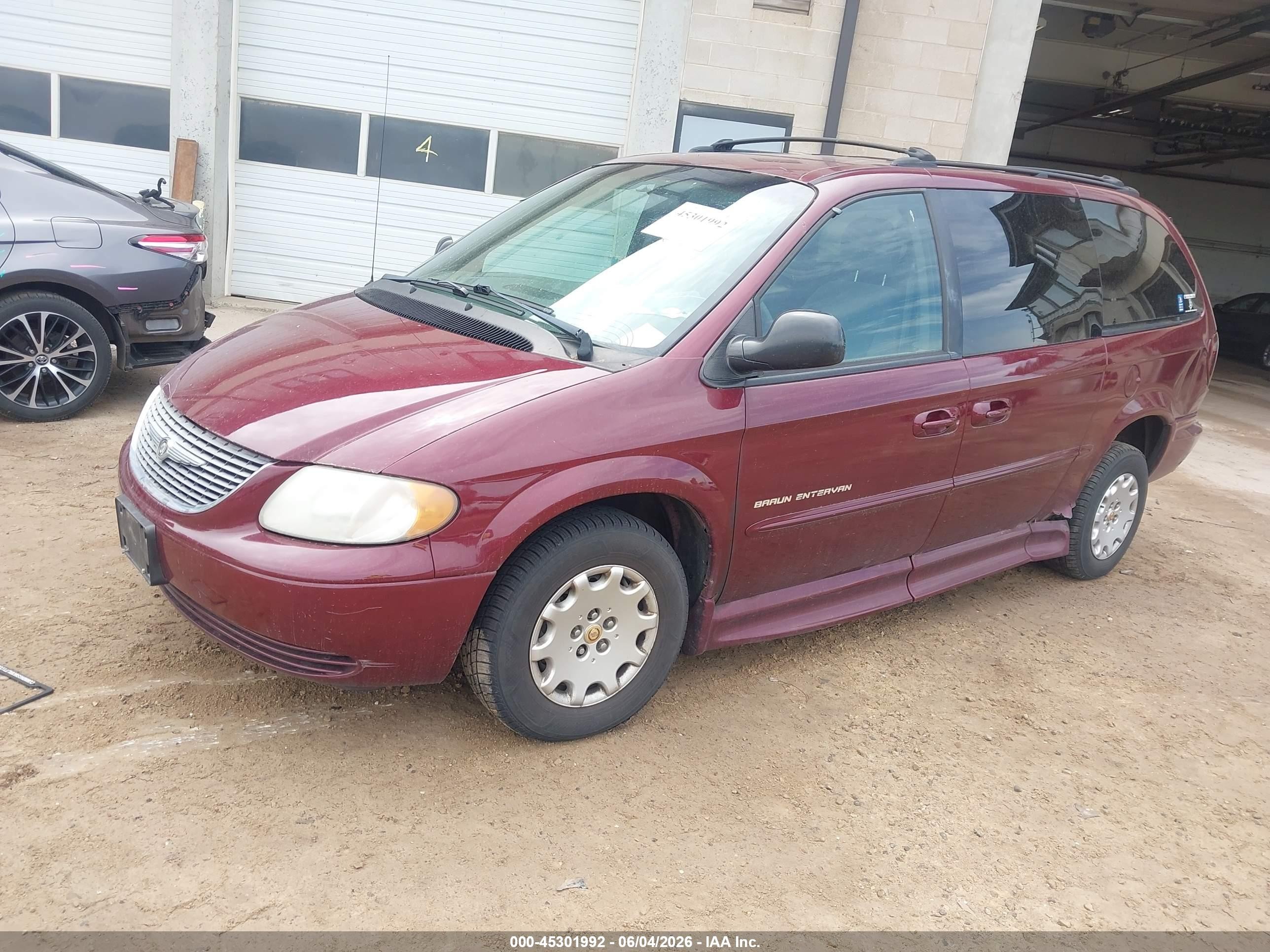 2001 Chrysler Town & Country Lx Burgundy vin: 2C4GP44351R335218