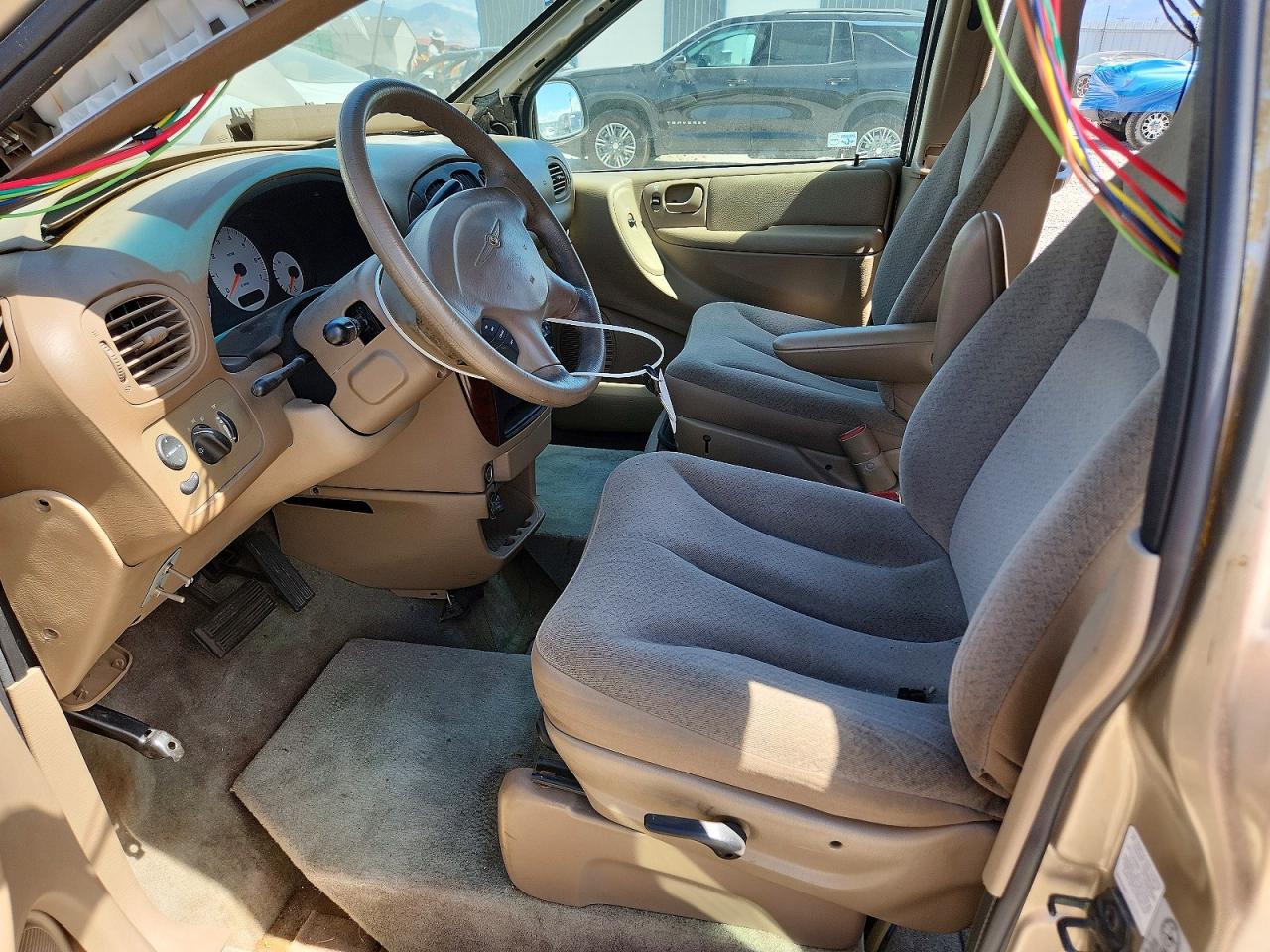 2002 Chrysler Town And Country Lx Beige vin: 2C4GP44372R531775
