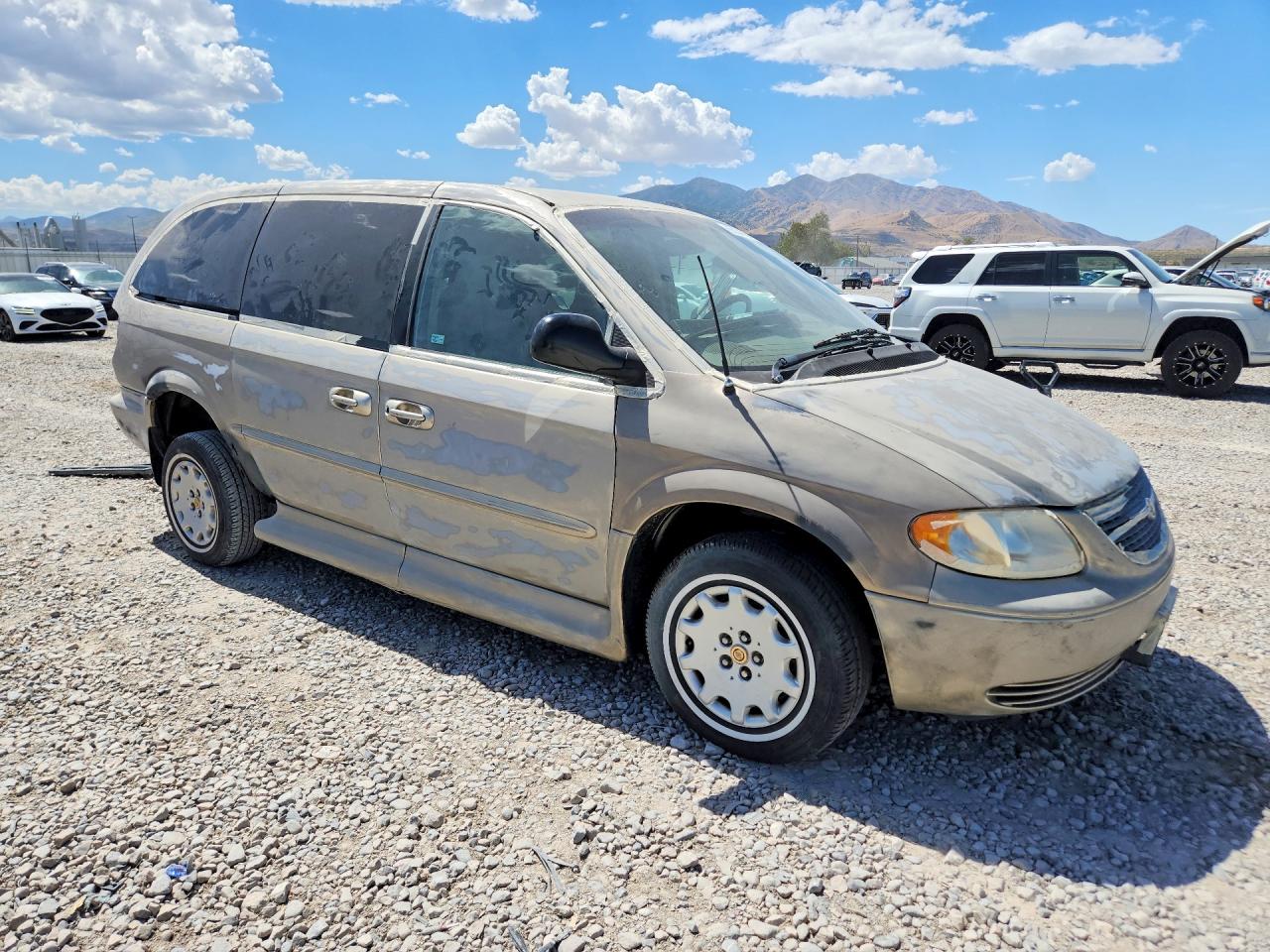 2002 Chrysler Town And Country Lx Beige vin: 2C4GP44372R531775