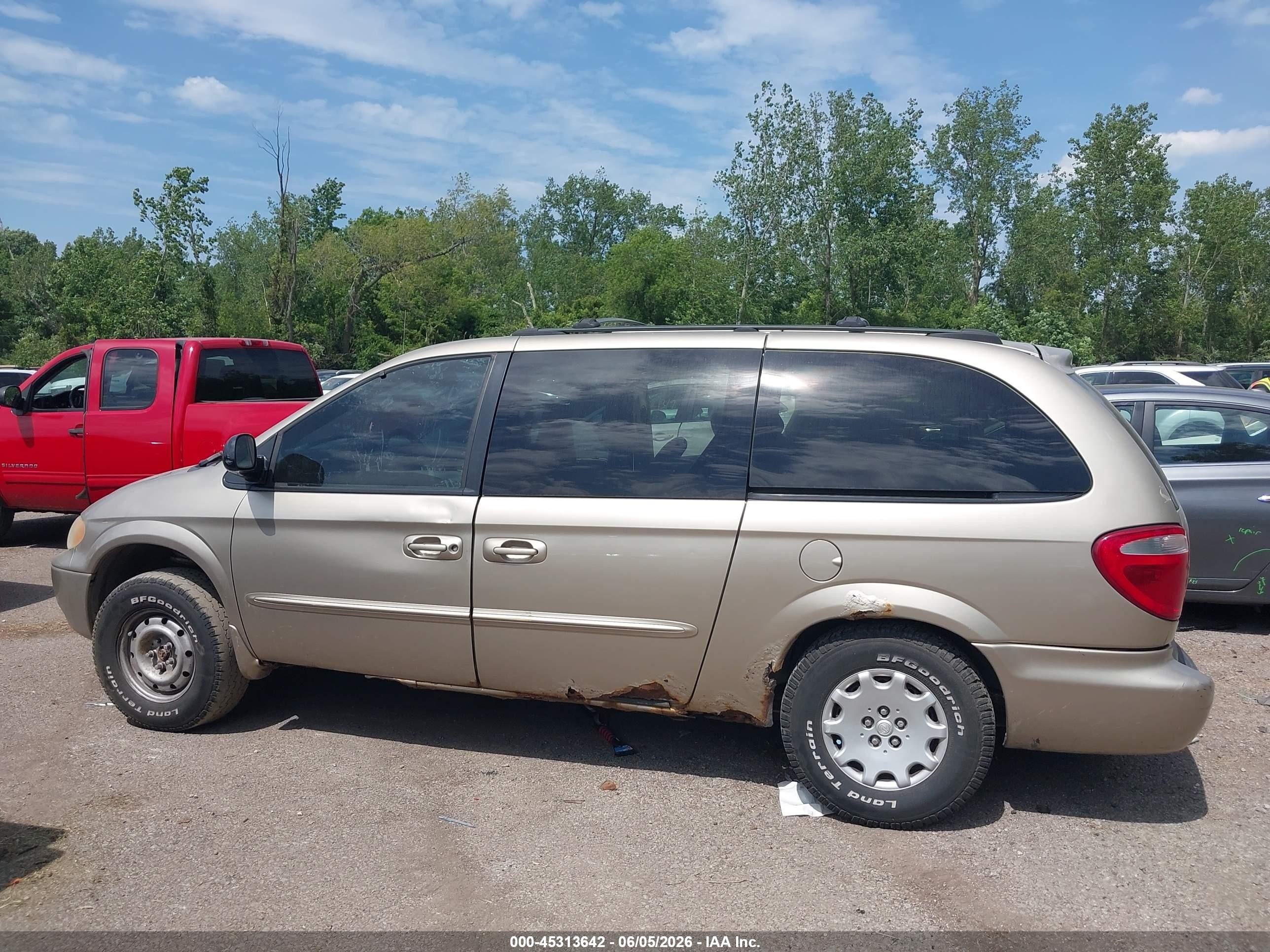 2003 Chrysler Town & Country Lx Tan vin: 2C4GP44373R143690